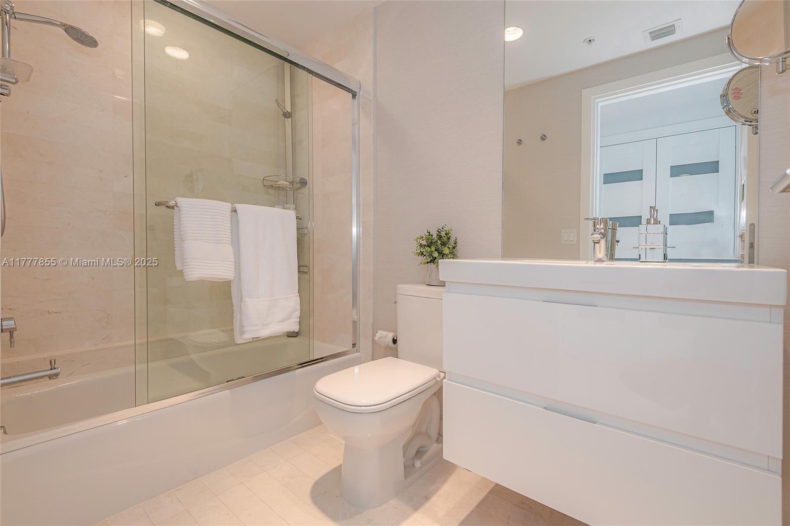 MARINA PALMS RESIDENCES N - Residential