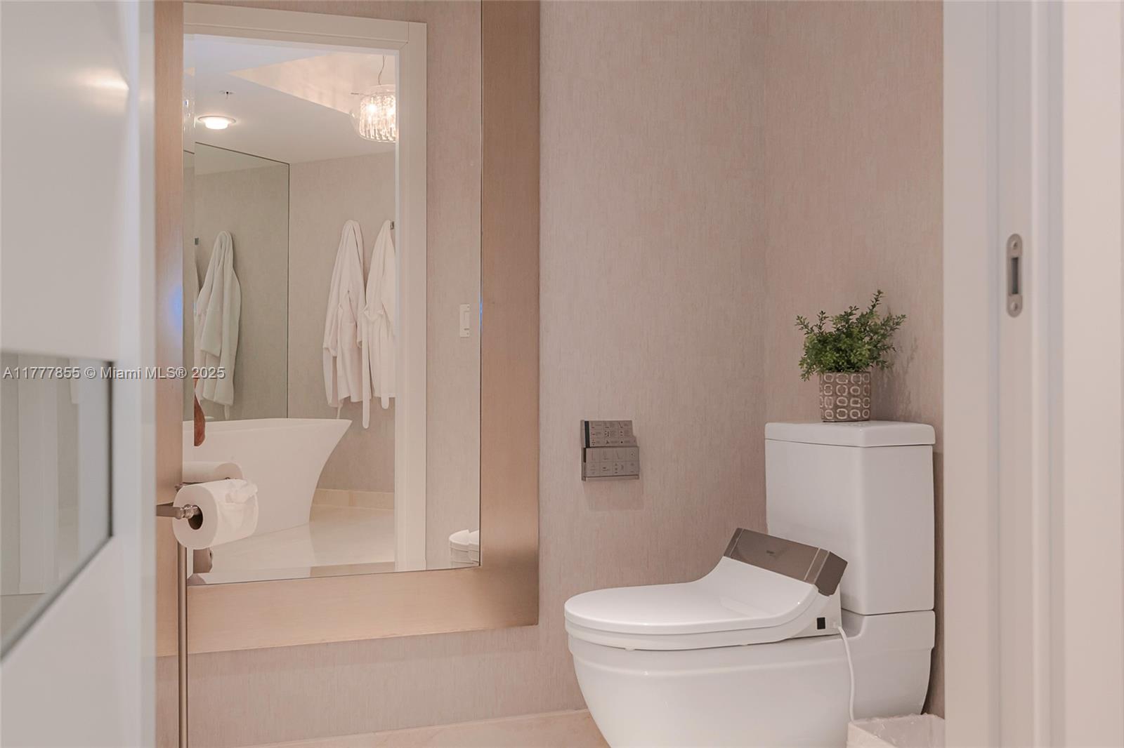 MARINA PALMS RESIDENCES N - Residential