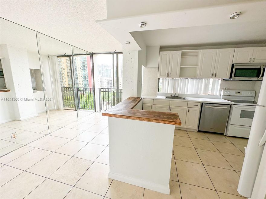 Great 2/2 , plus a Den, half a block from the beach on the exclusive Sunny Island Beach location. Amazing amenities. Pool. Gym. Party room. Basquetball courts . Running path. And more.