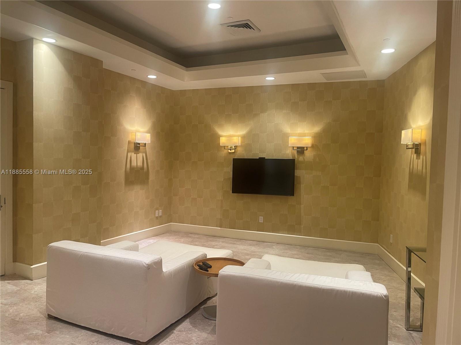 MAJESTIC TOWER - Residential Lease