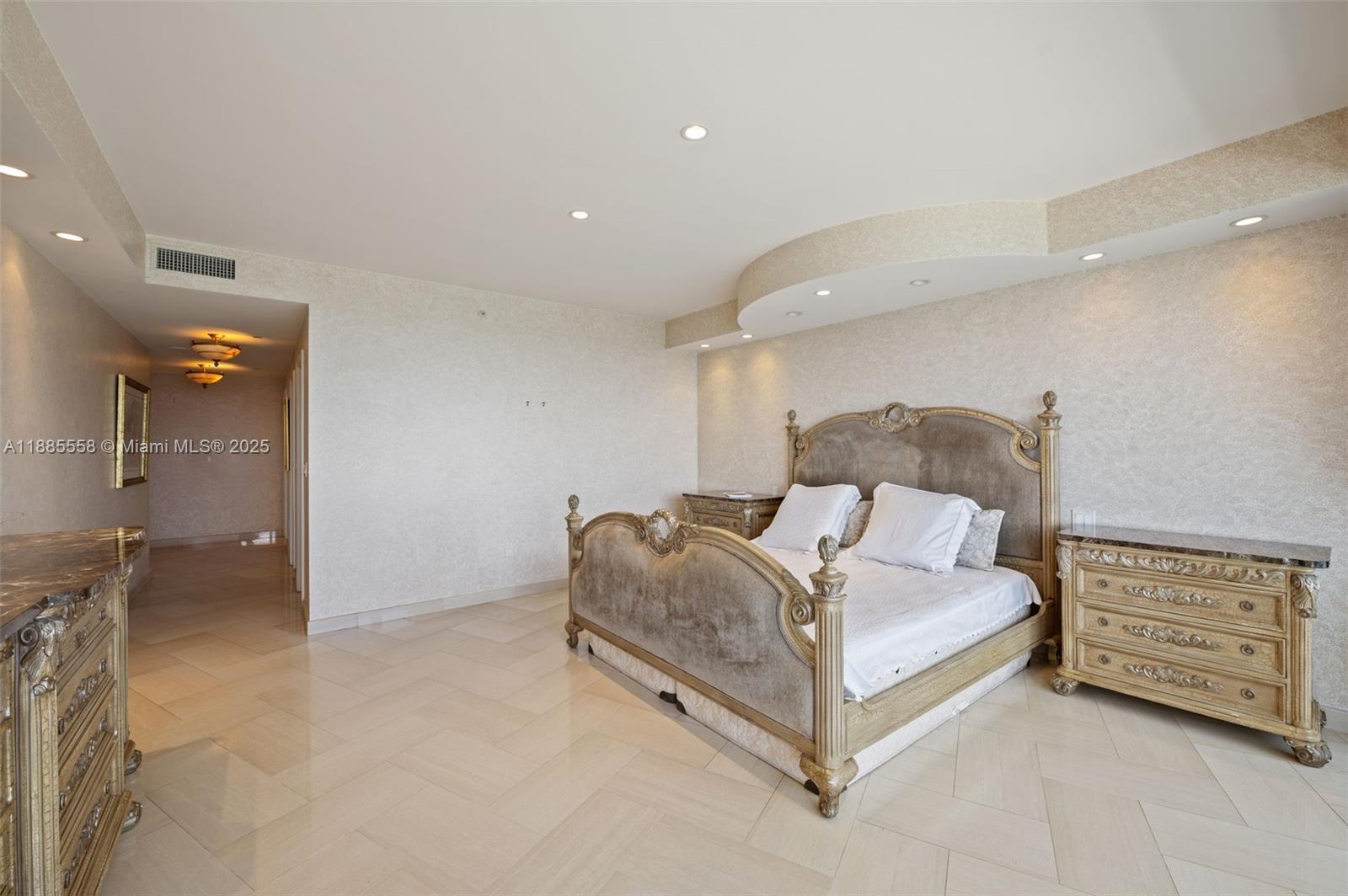MAJESTIC TOWER - Residential Lease