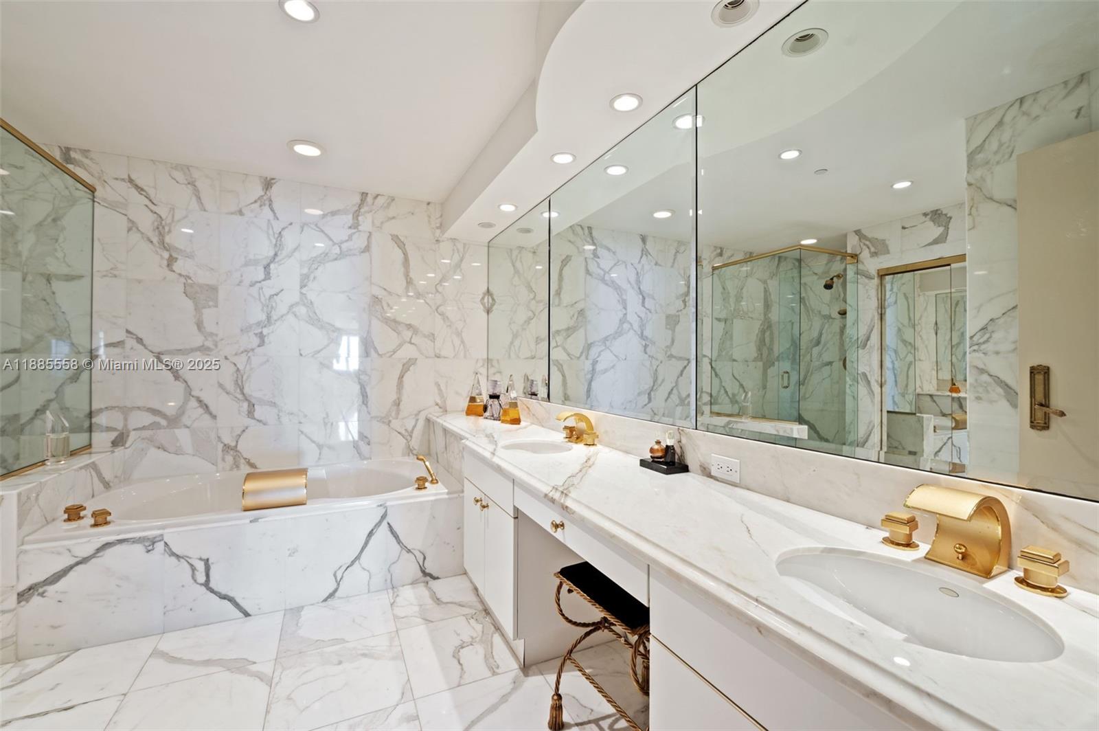 MAJESTIC TOWER - Residential Lease