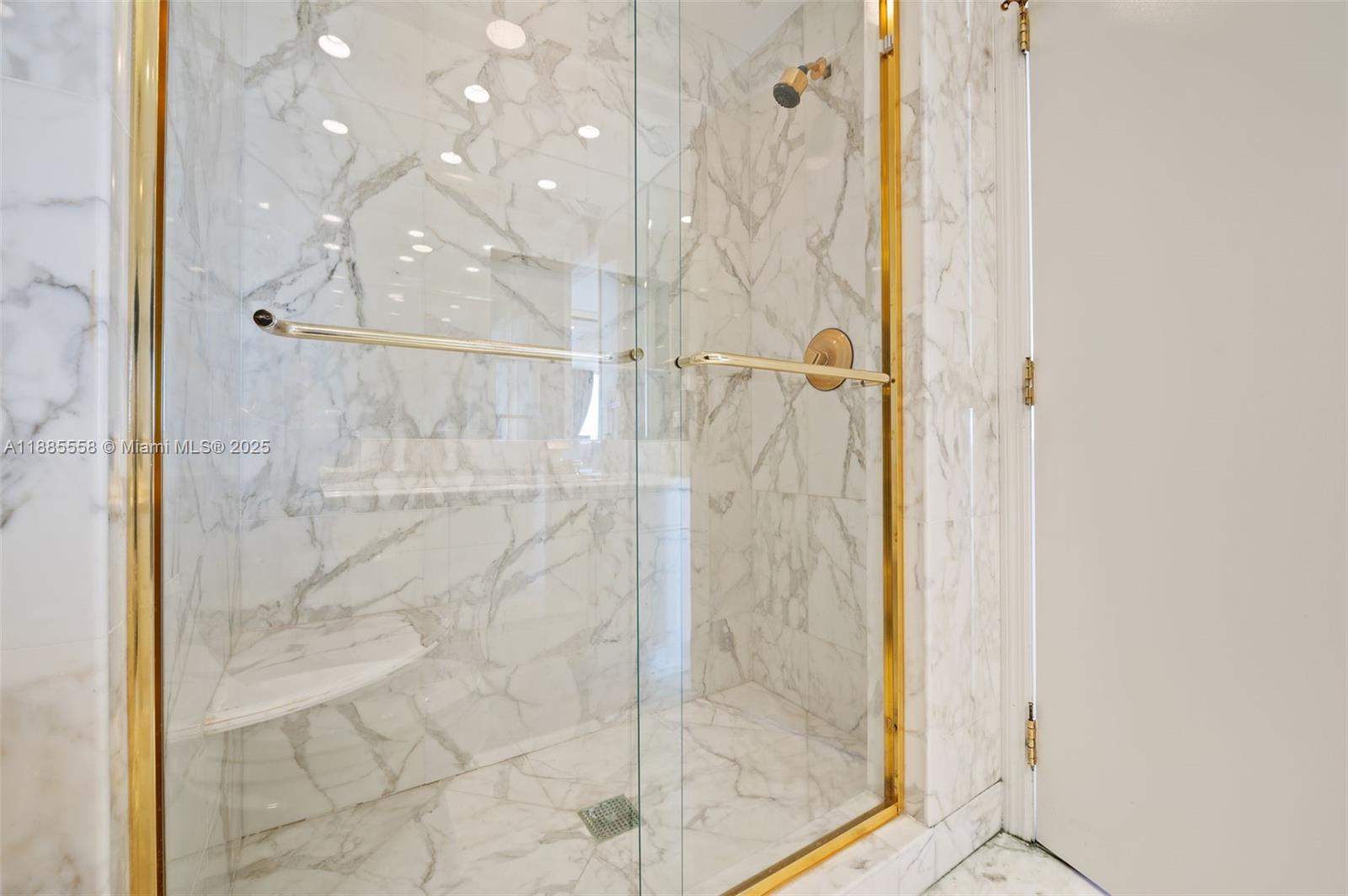 MAJESTIC TOWER - Residential Lease