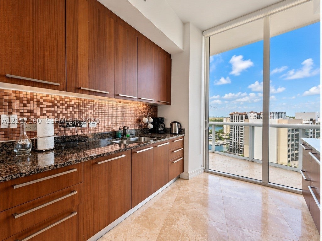 Properties 2 16001 Collins Ave 1605
