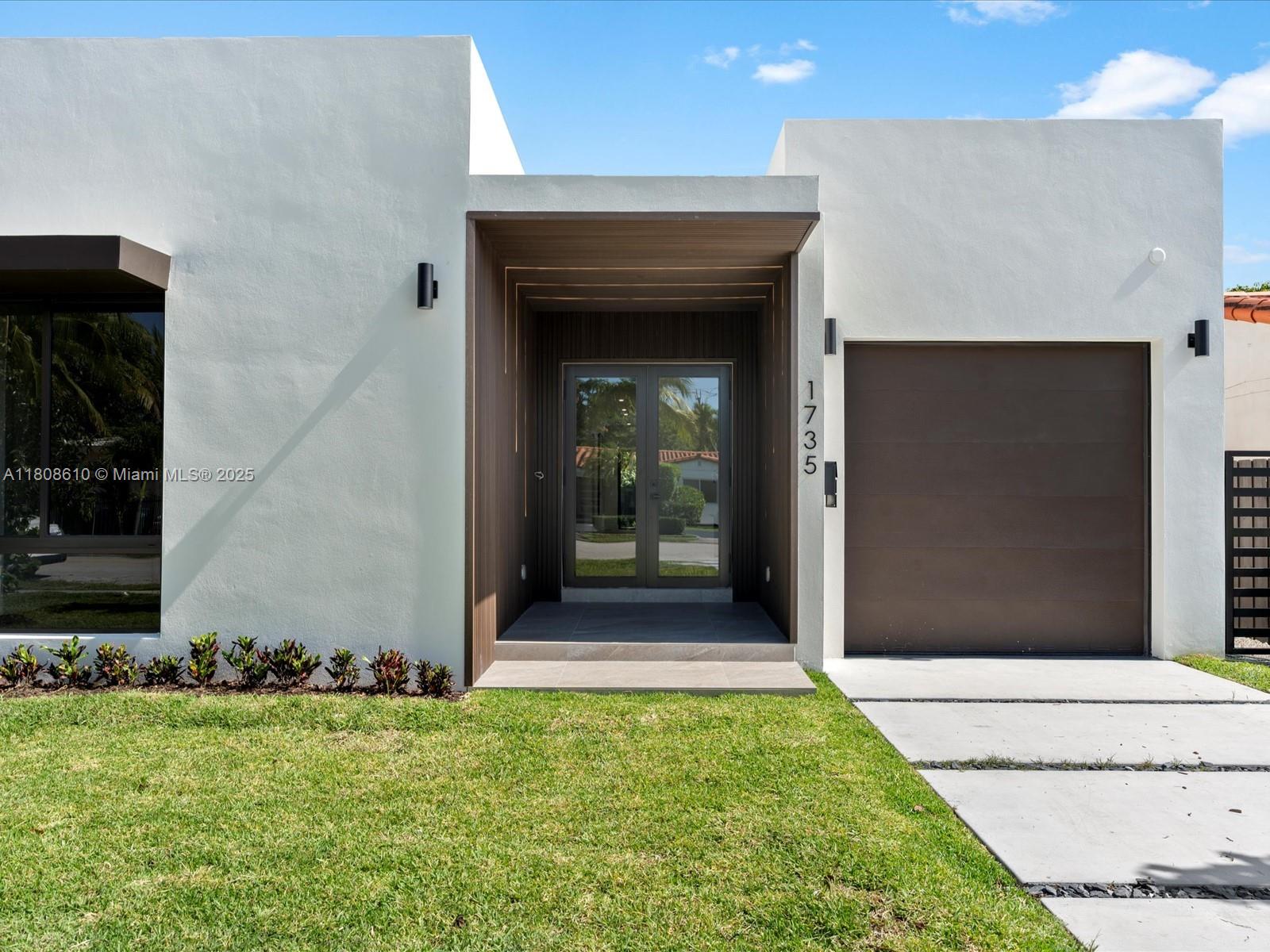 1735 SW 24th Ter