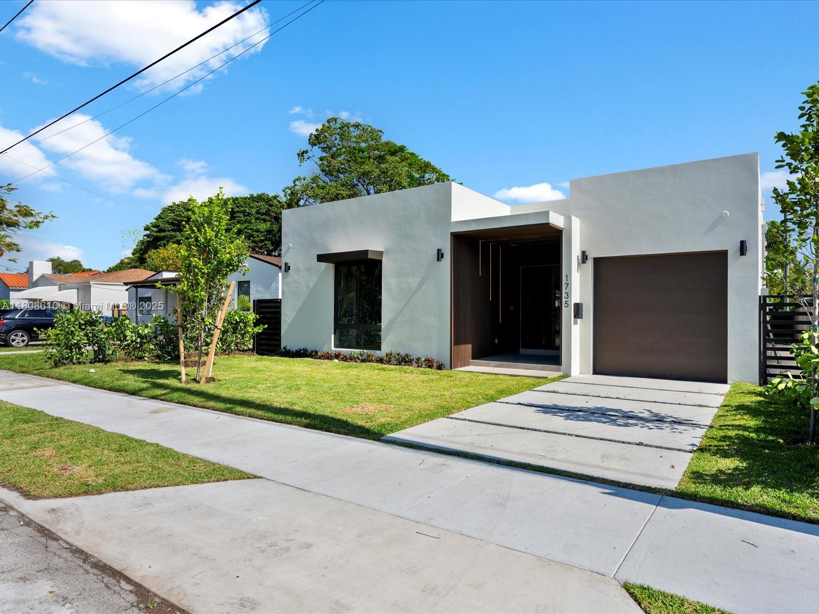 1735 SW 24th Ter