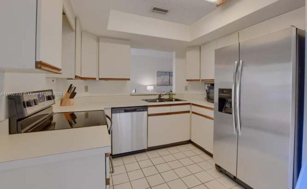 EL VIENTO AT BOCA POINTE - Residential Lease