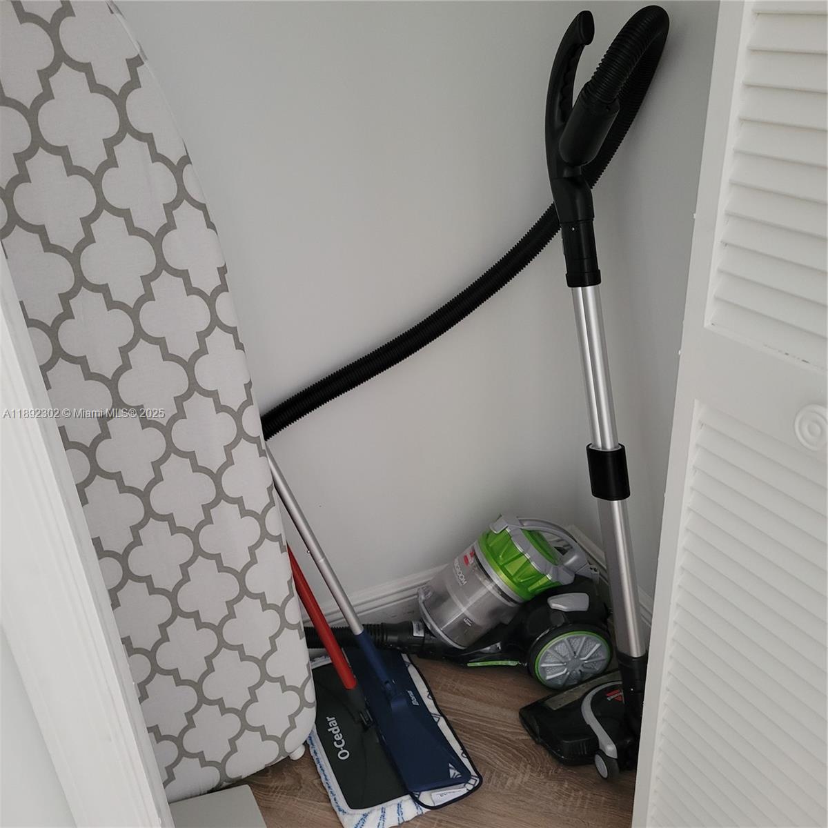 EL VIENTO AT BOCA POINTE - Residential Lease