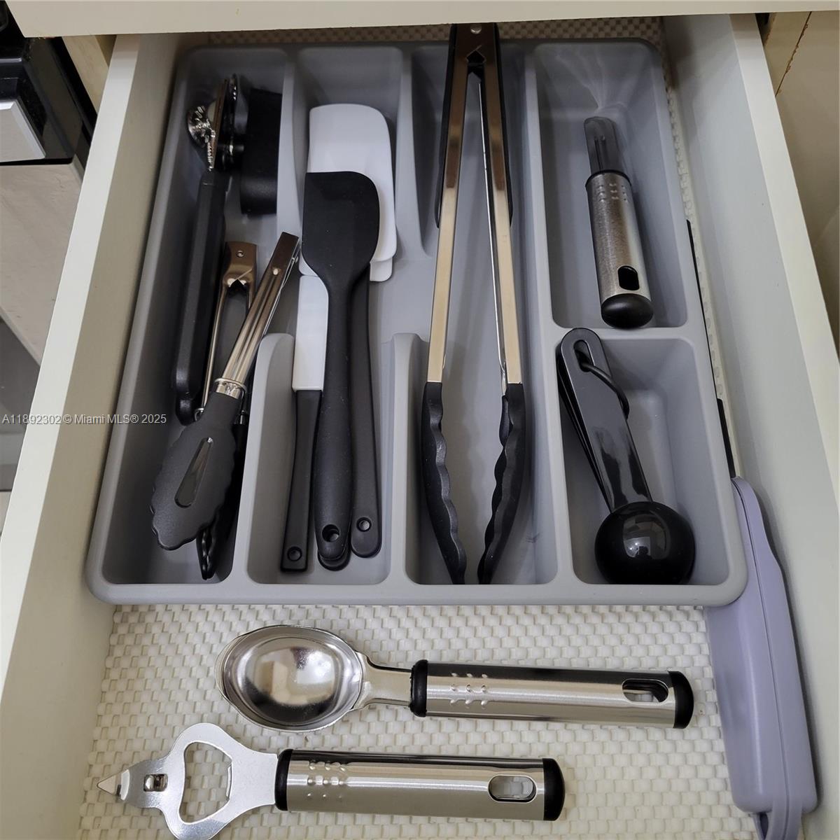 EL VIENTO AT BOCA POINTE - Residential Lease