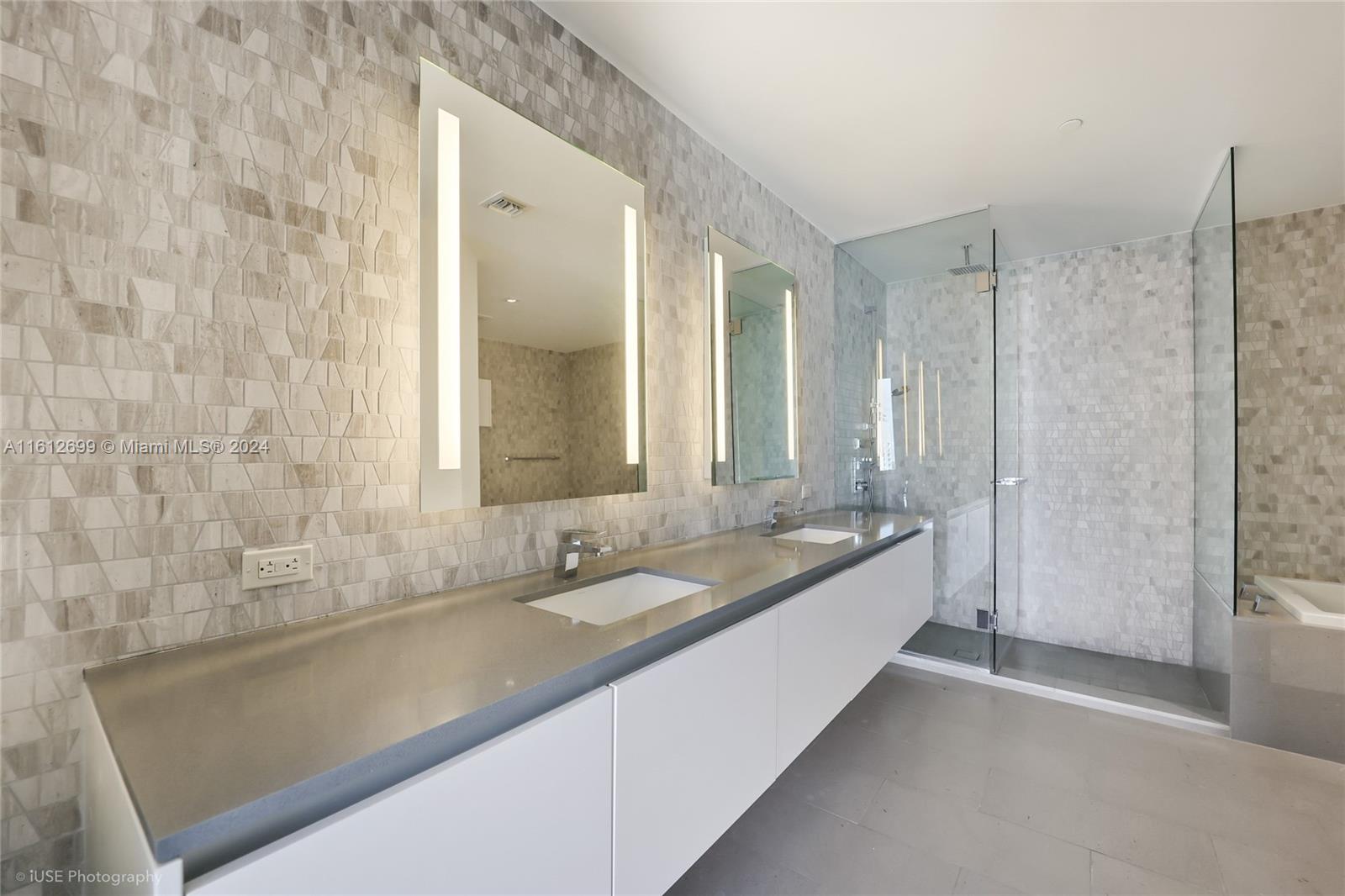 RISE CONDO - Residential Lease