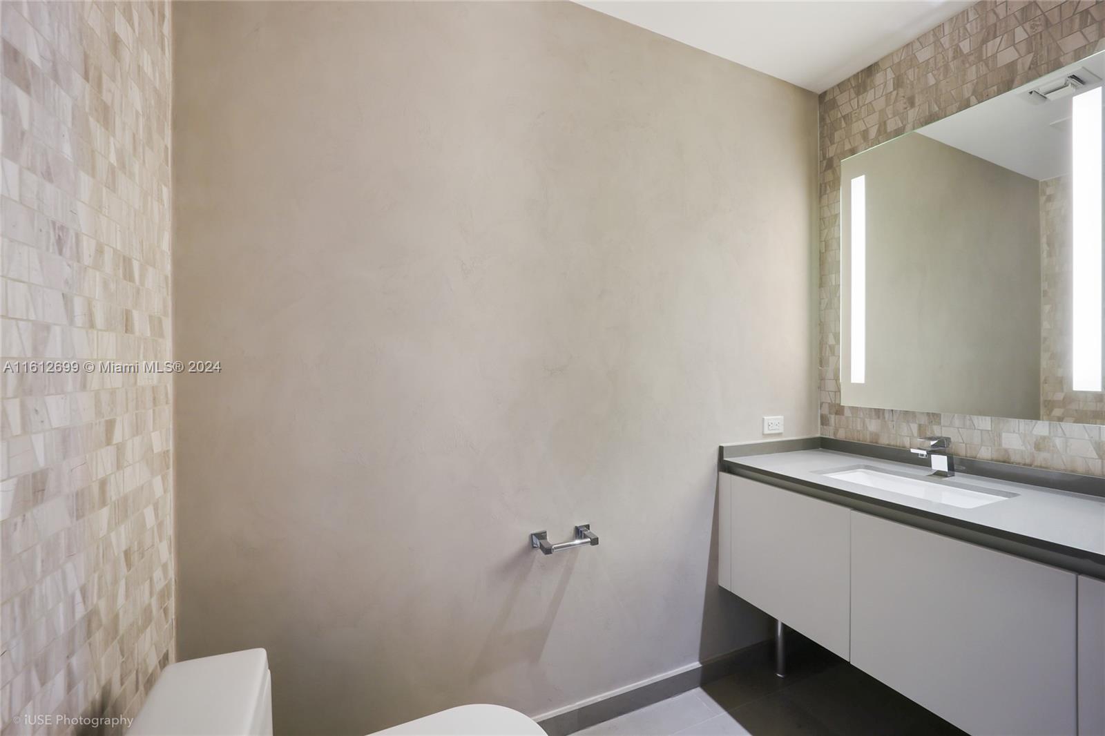 RISE CONDO - Residential Lease