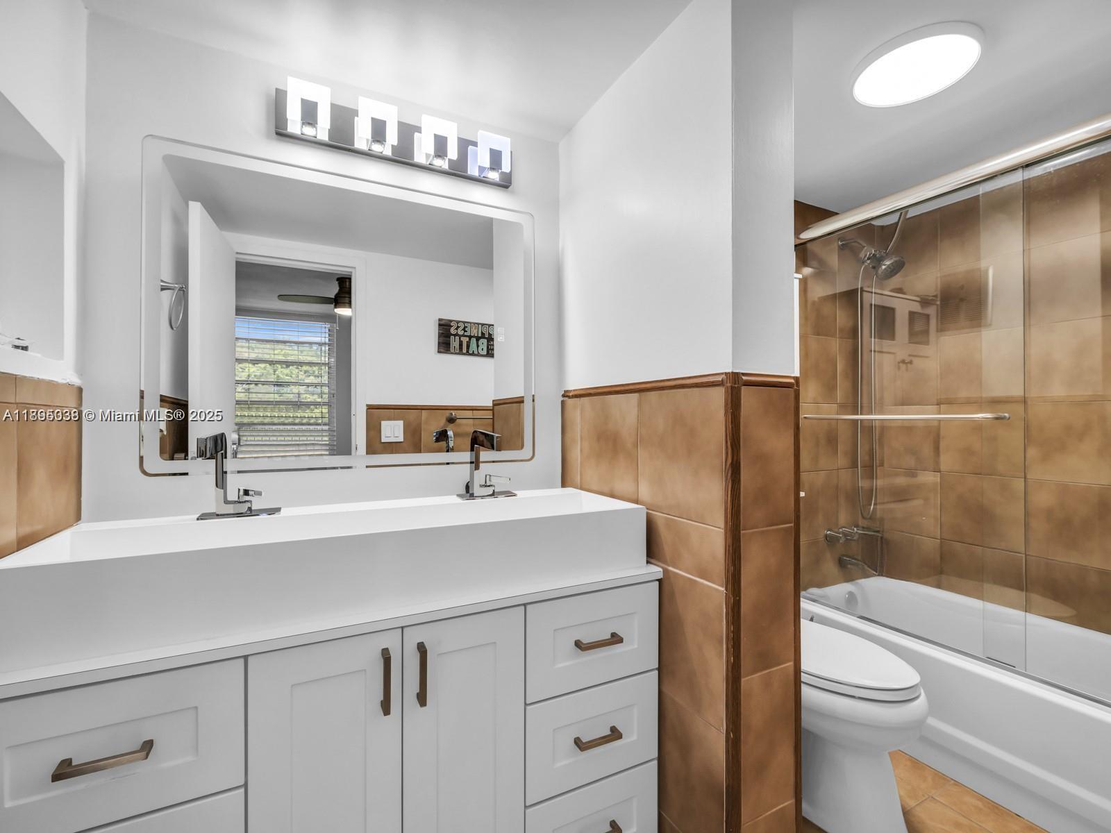 SANDS POINT CONDOMINIUM V - Residential Lease