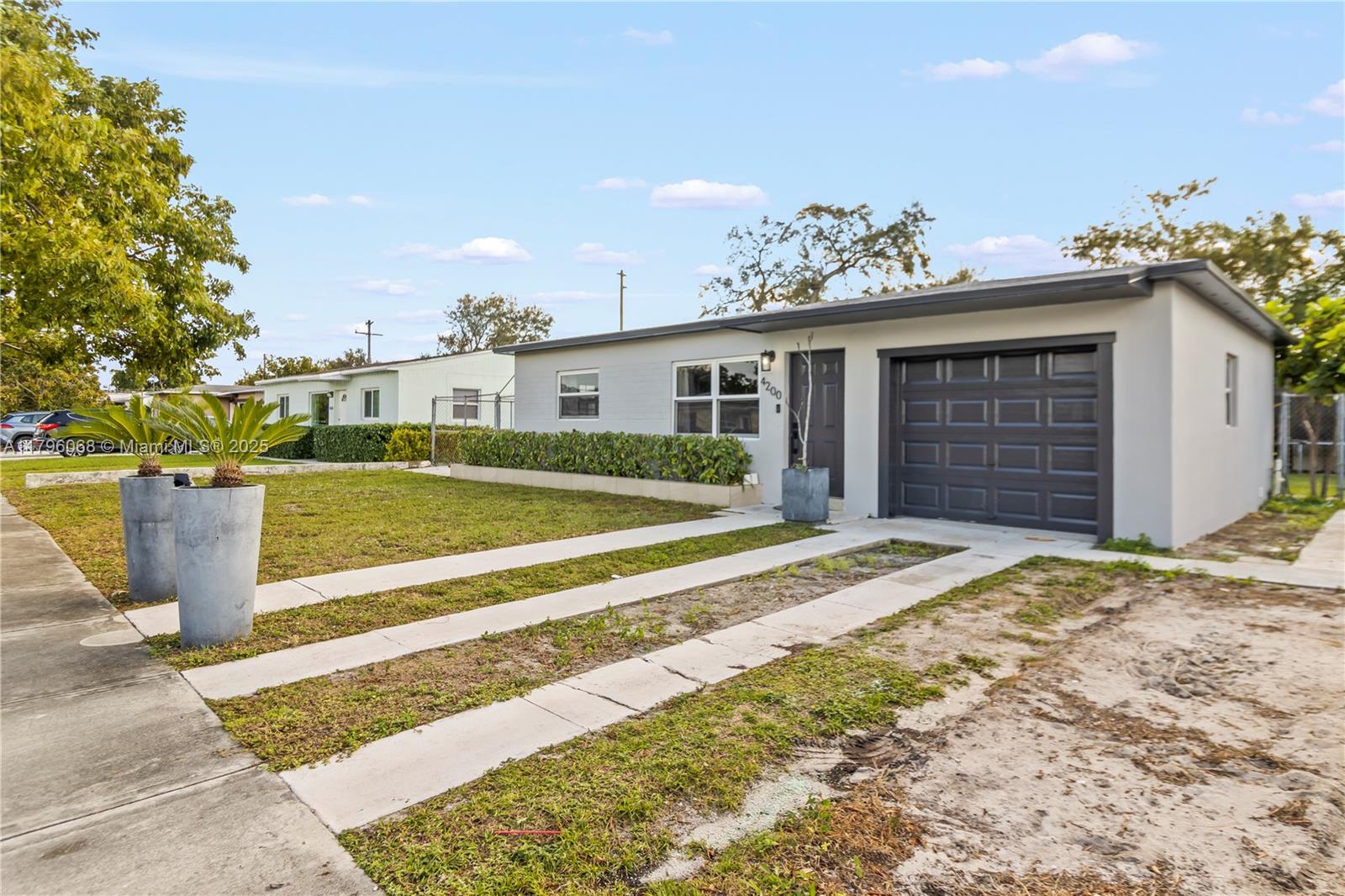 4200 SW 38th St 4200