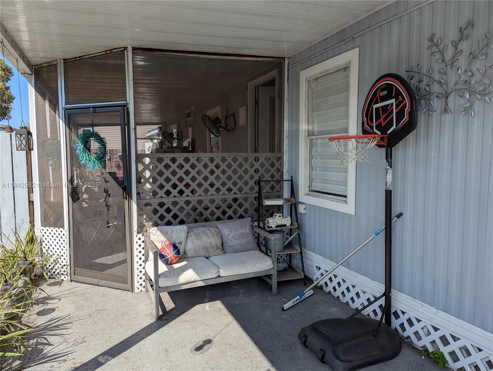 21761 NW 7th Manor