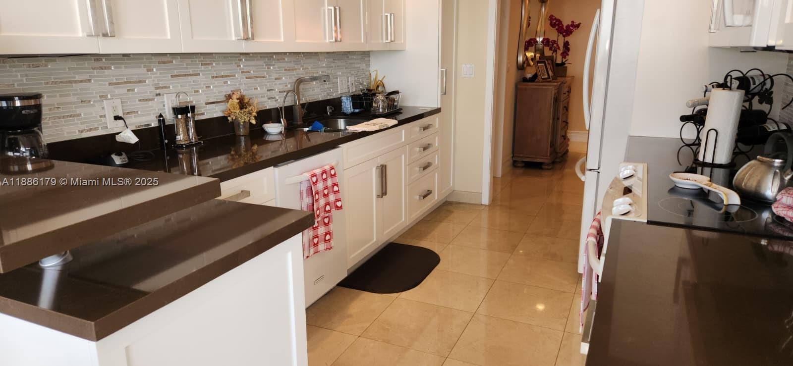 2000 ISL BLVD WILLIAMS IS - Residential Lease
