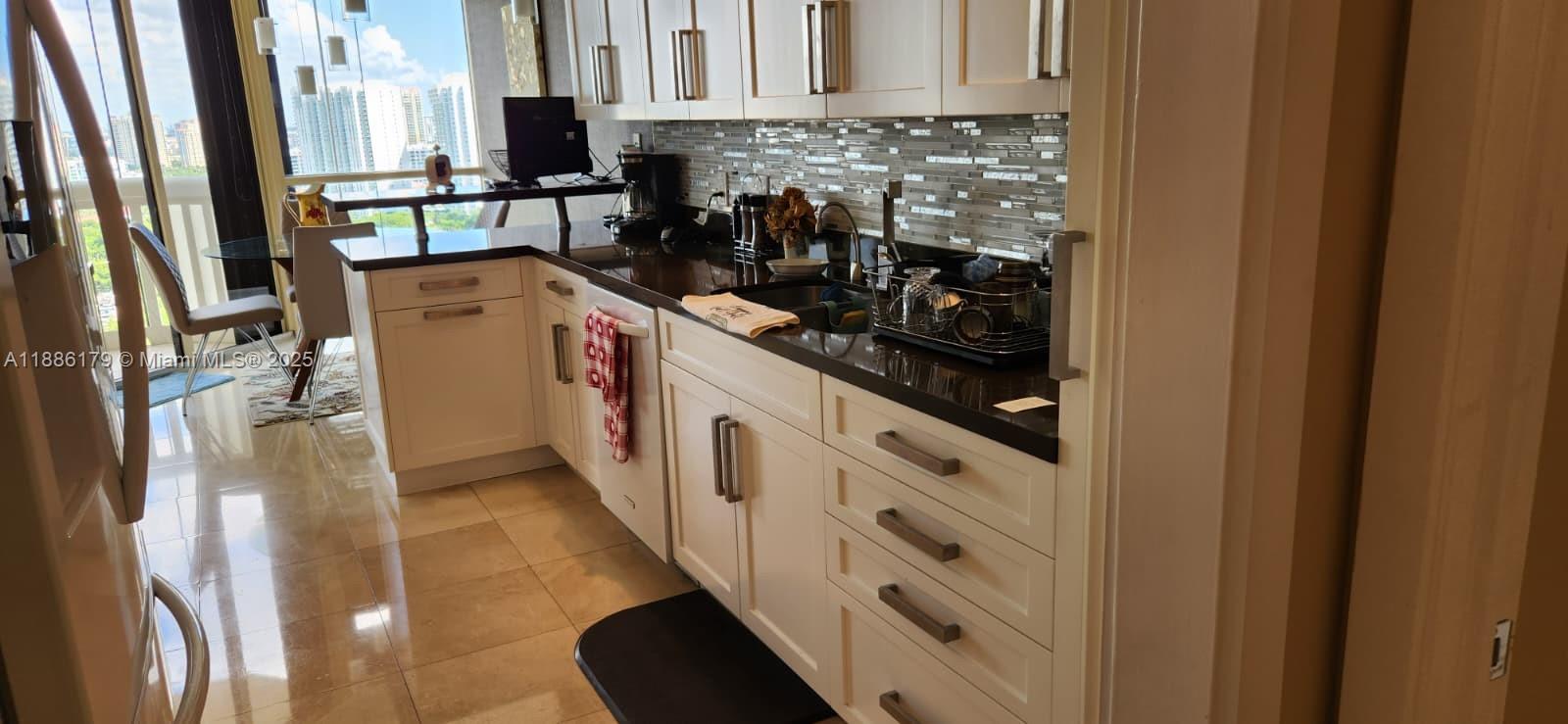 2000 ISL BLVD WILLIAMS IS - Residential Lease