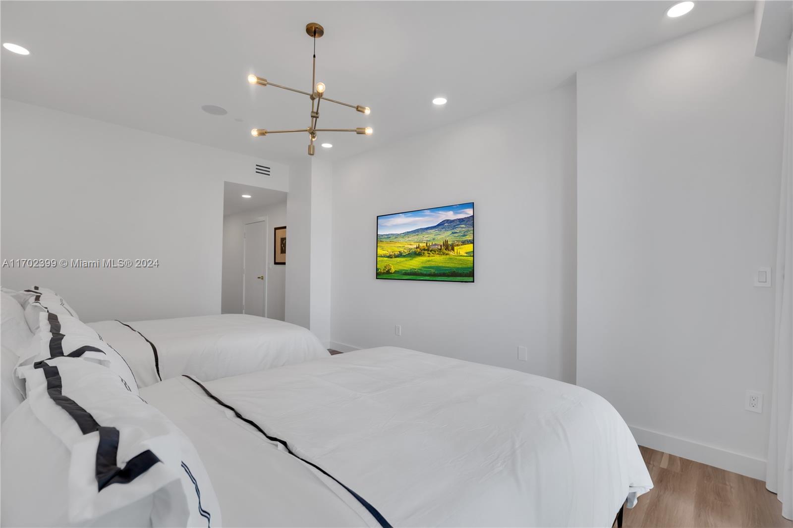 THE PALACE AT BAL HARBOUR - Residential