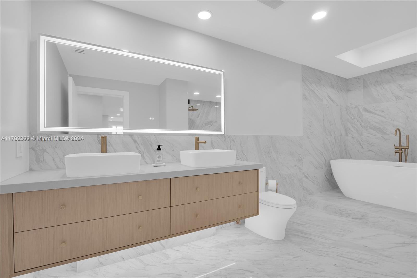 THE PALACE AT BAL HARBOUR - Residential