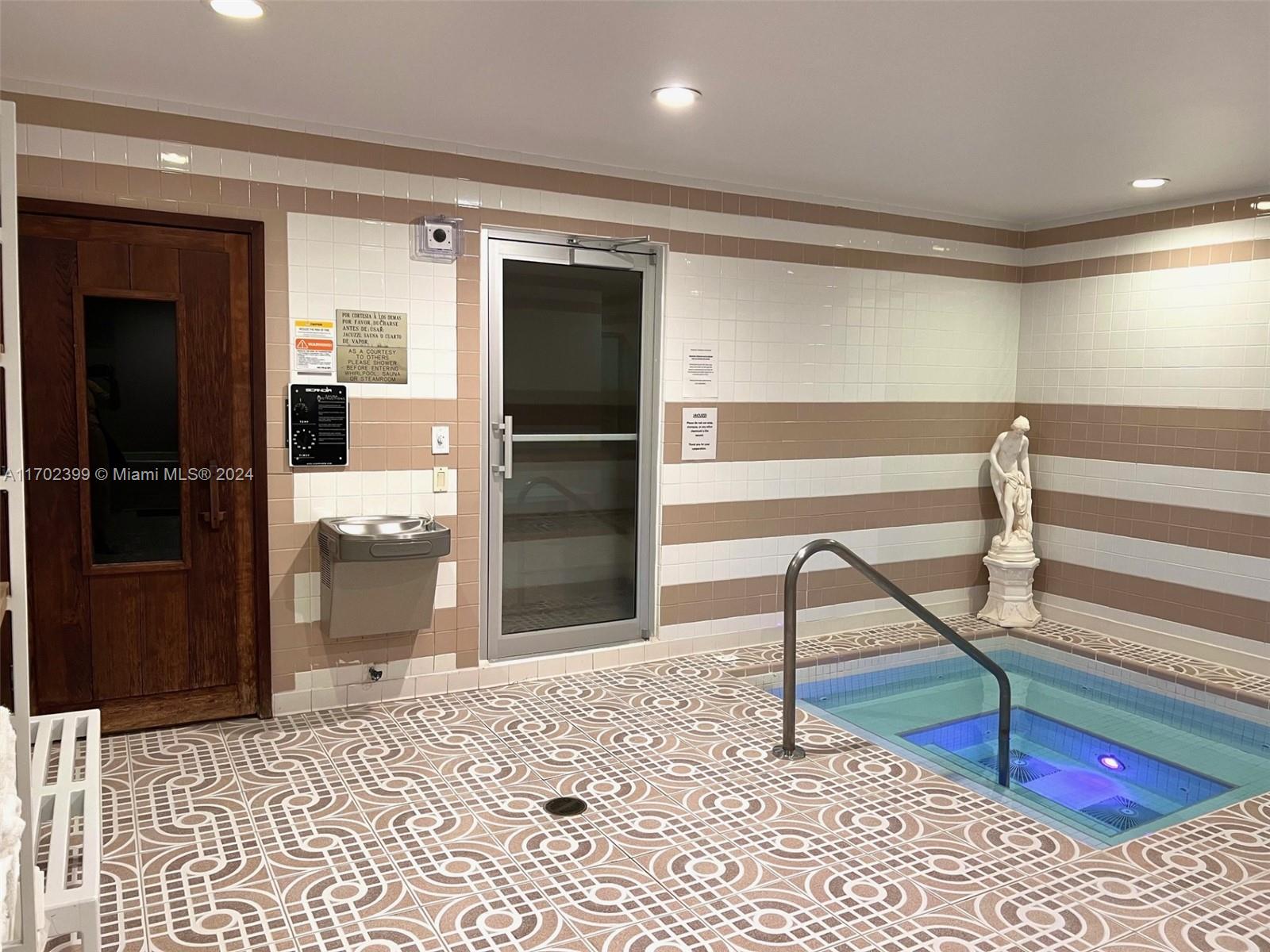 THE PALACE AT BAL HARBOUR - Residential