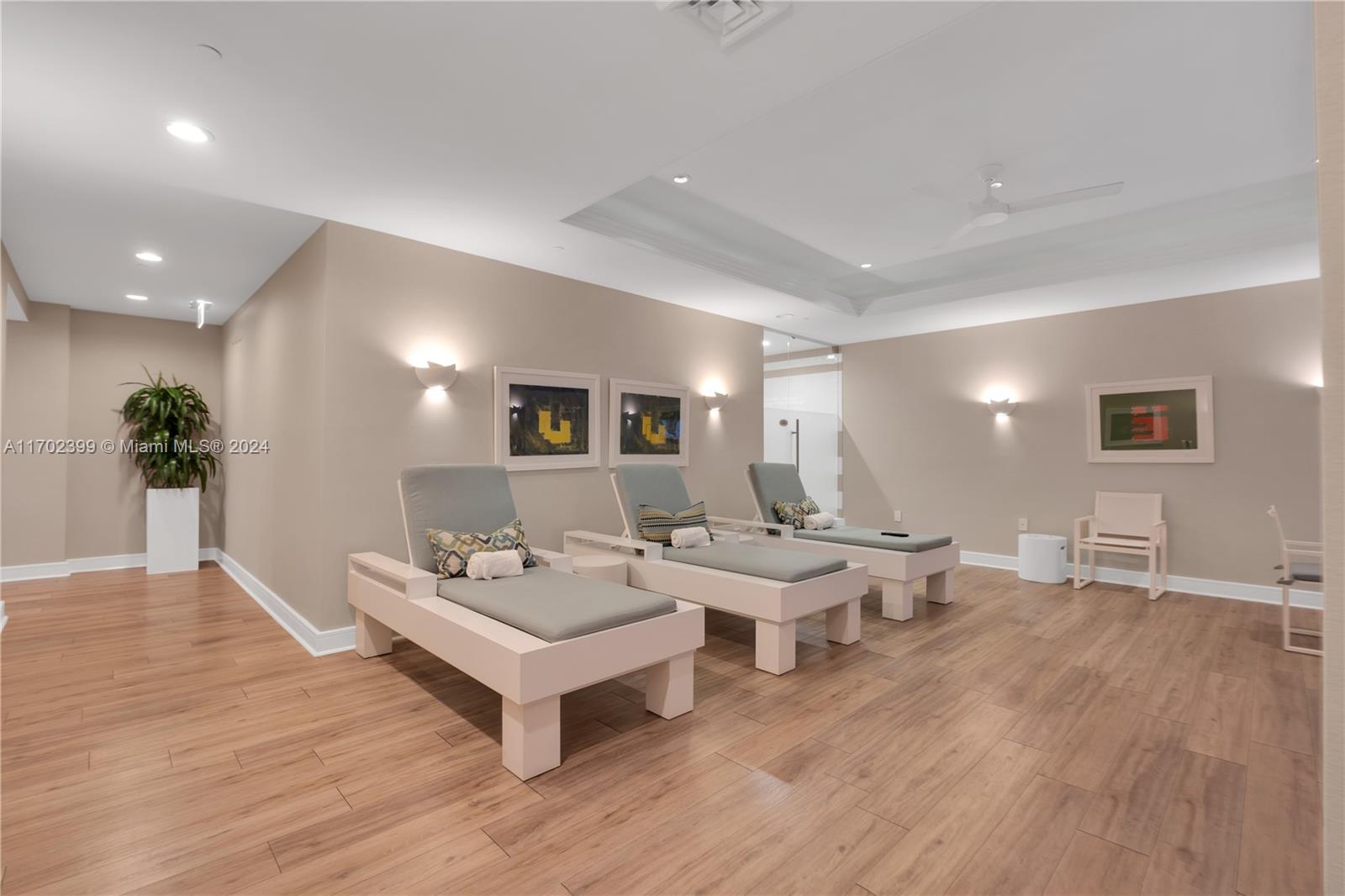 THE PALACE AT BAL HARBOUR - Residential