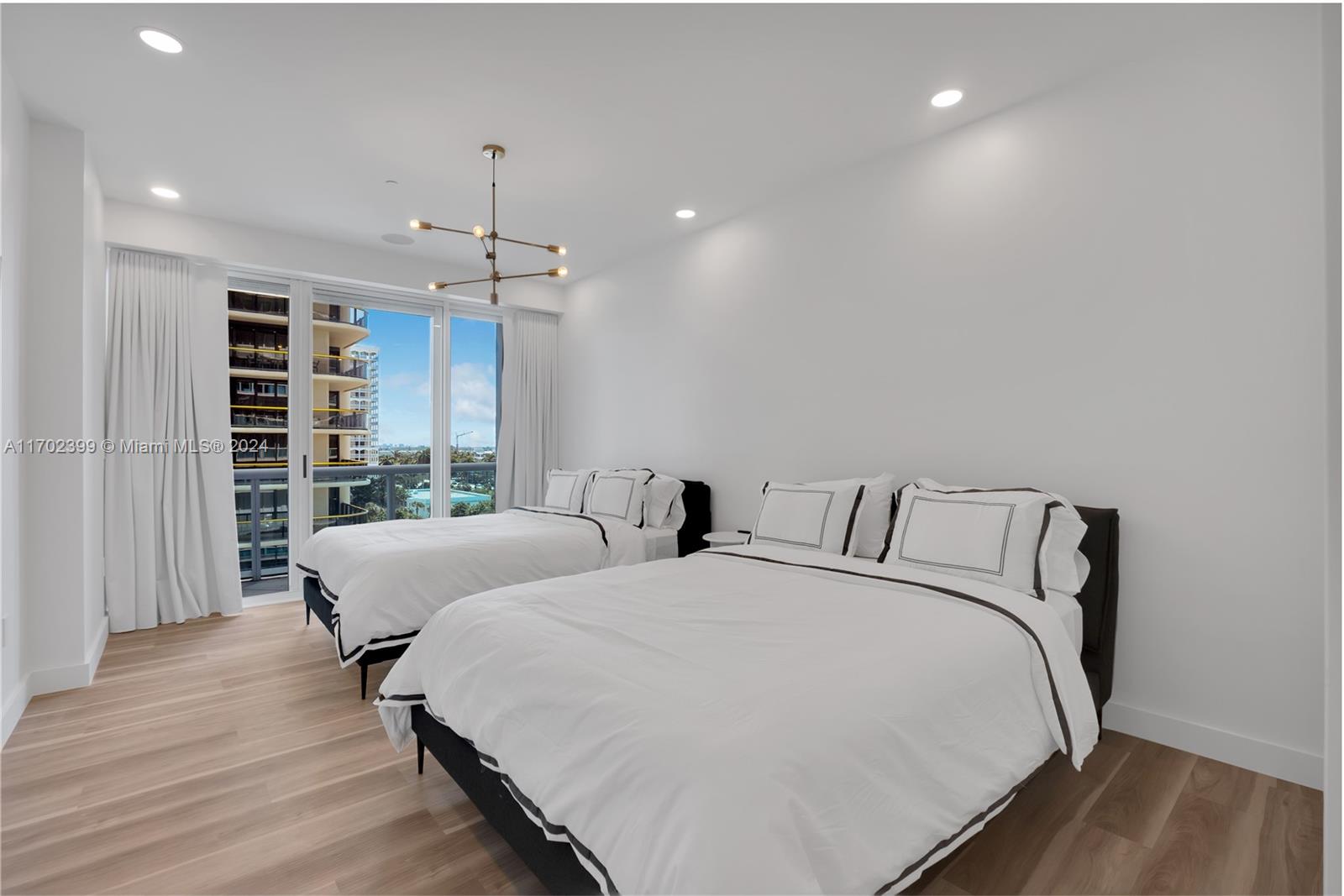 THE PALACE AT BAL HARBOUR - Residential