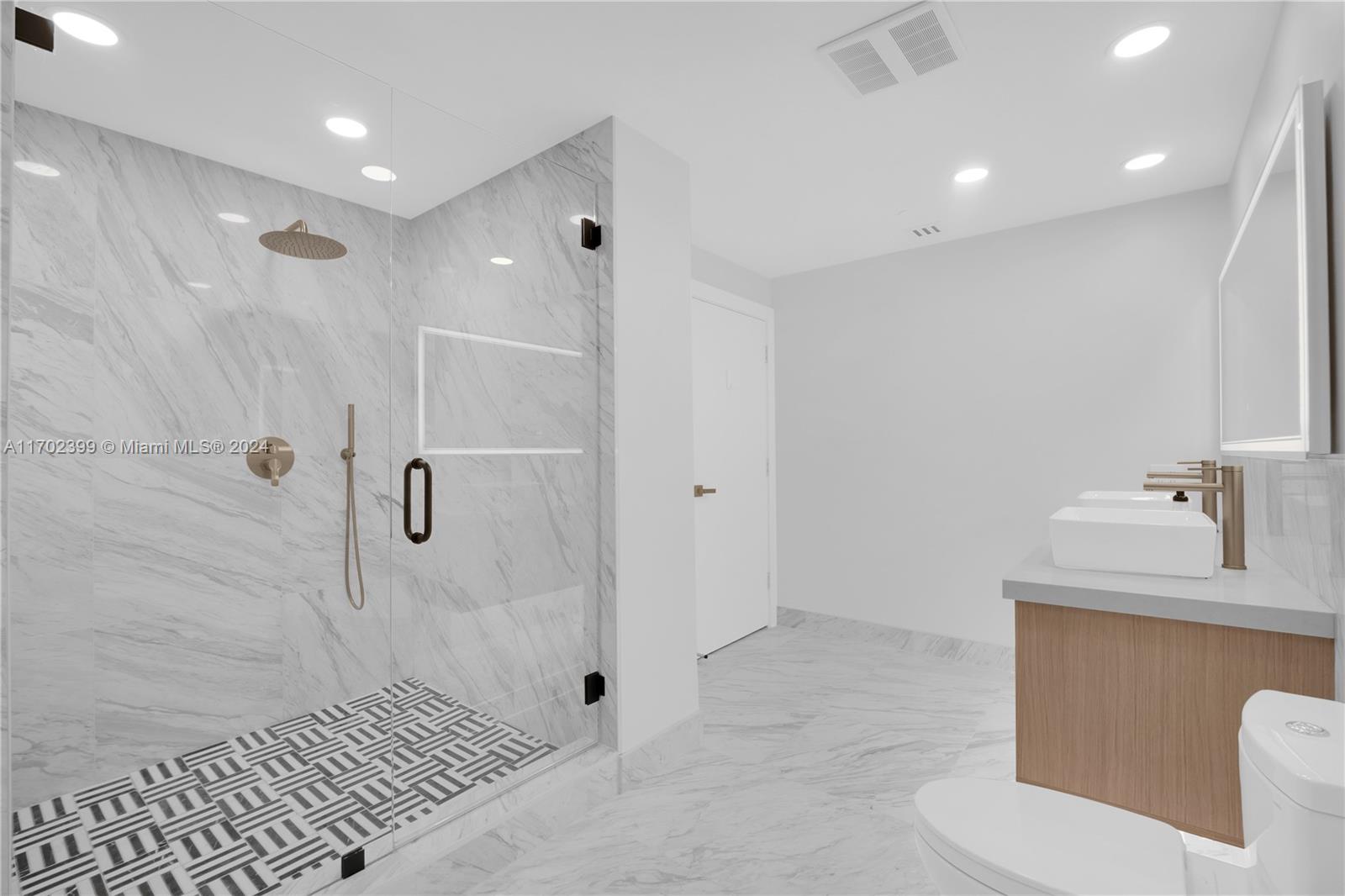 THE PALACE AT BAL HARBOUR - Residential