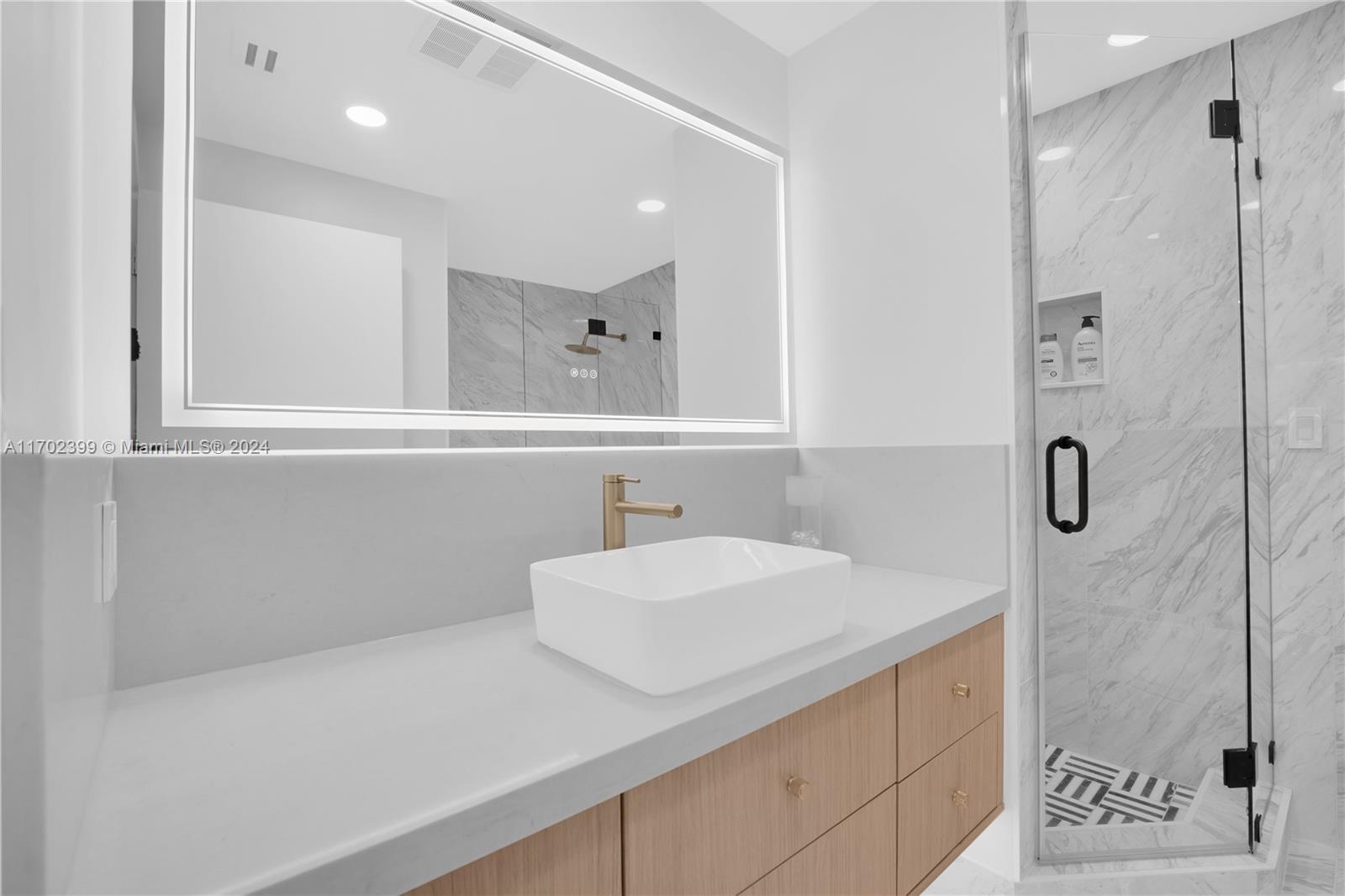 THE PALACE AT BAL HARBOUR - Residential
