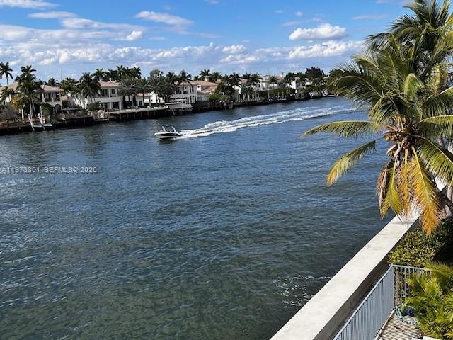 WATERWAY @ HOLLYWOOD BEAC - Residential