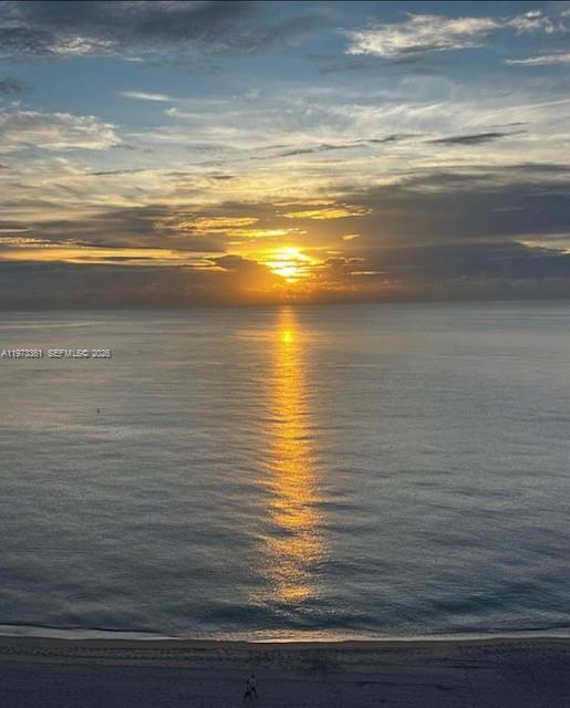 WATERWAY @ HOLLYWOOD BEAC - Residential