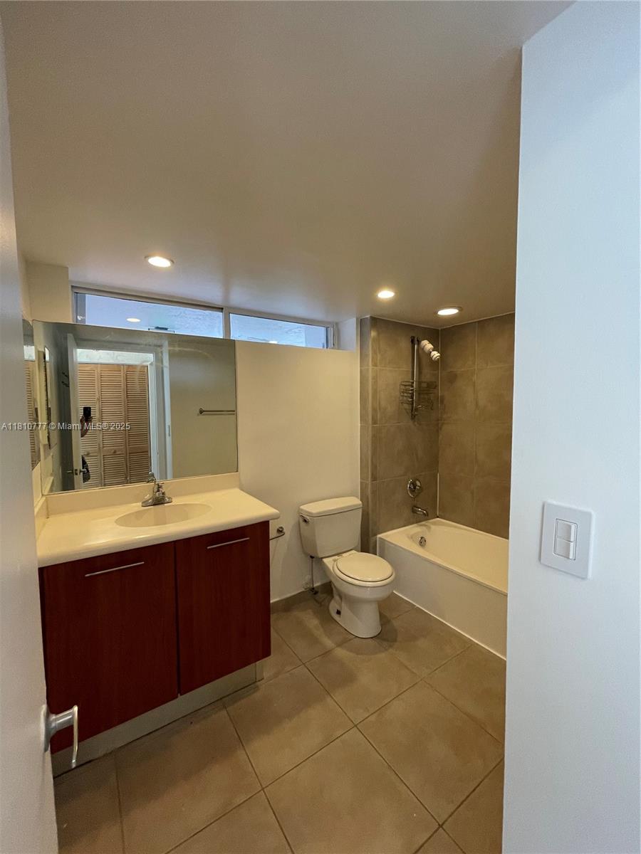 NIRVANA CONDO NO FOUR CON - Residential
