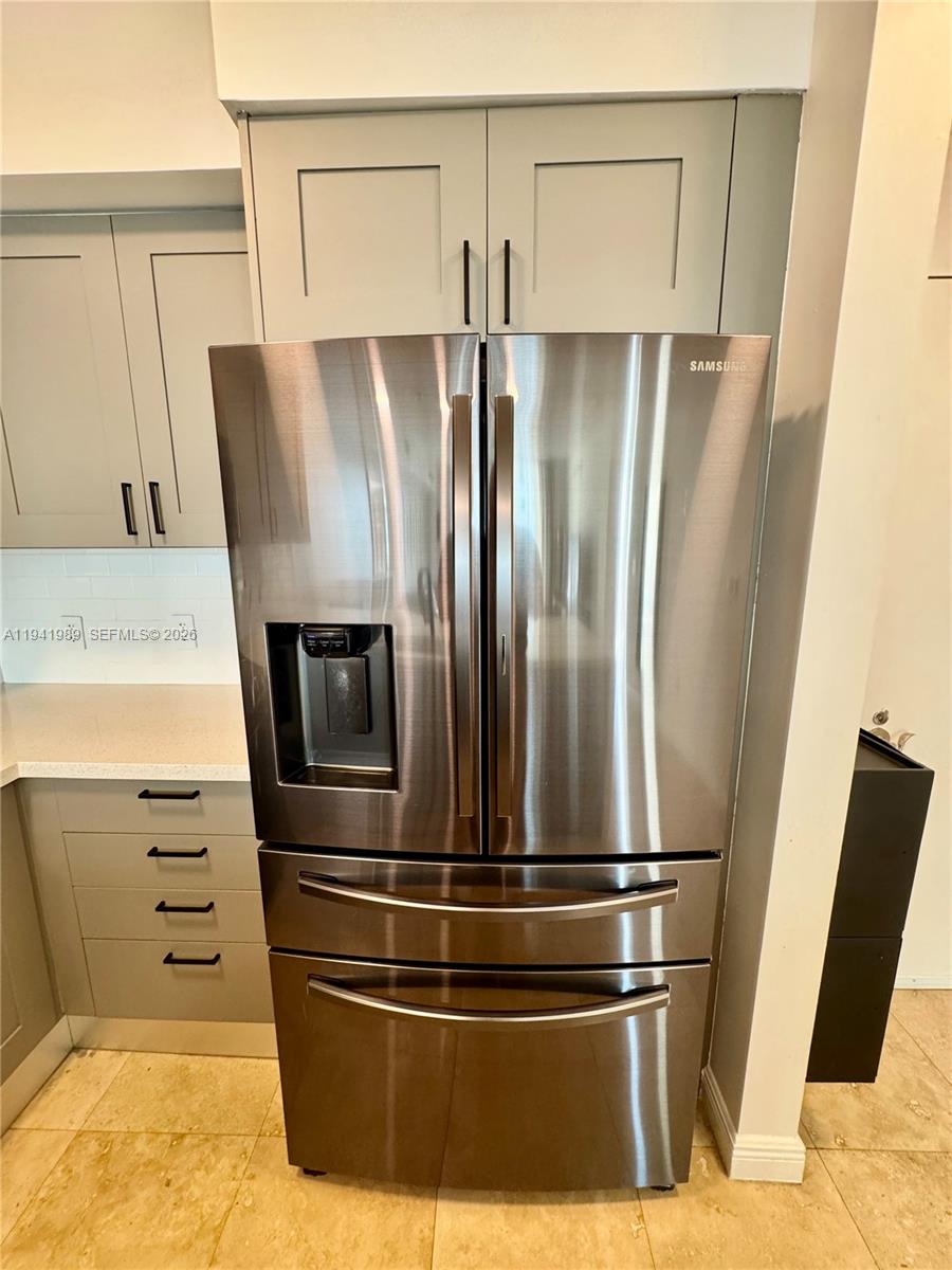 DUO CONDOMINIUM EAST - Residential Lease