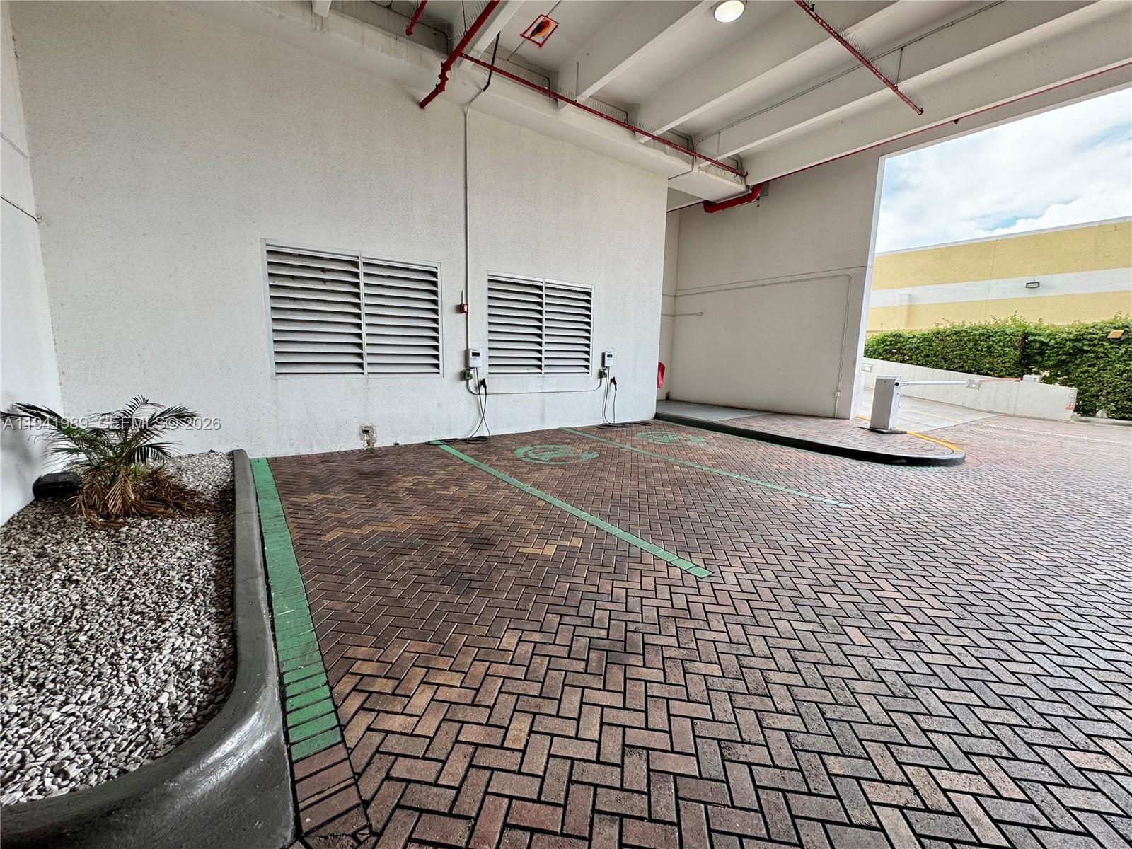 DUO CONDOMINIUM EAST - Residential Lease