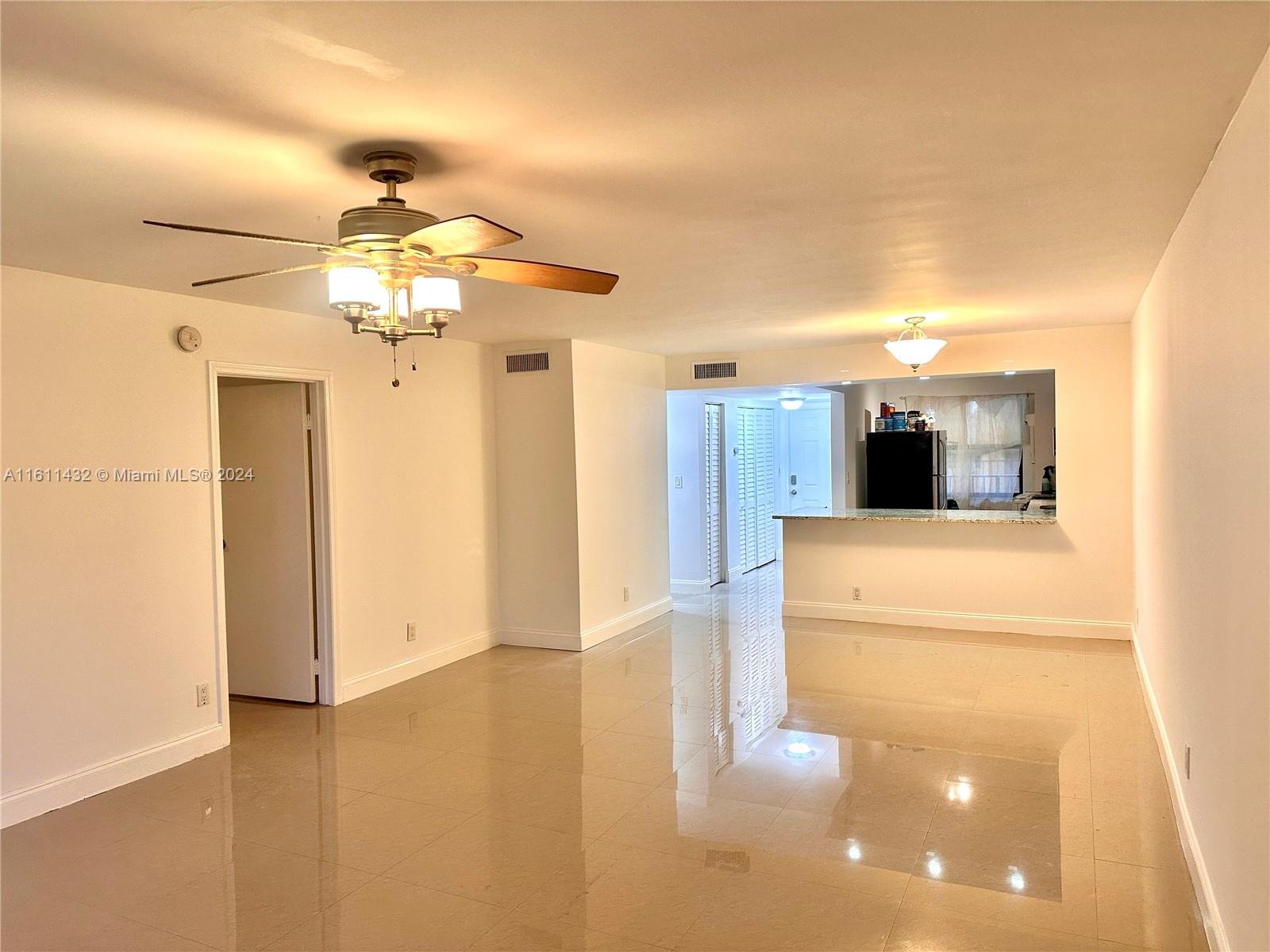 LAGO WEST CONDOMINIUM - Residential