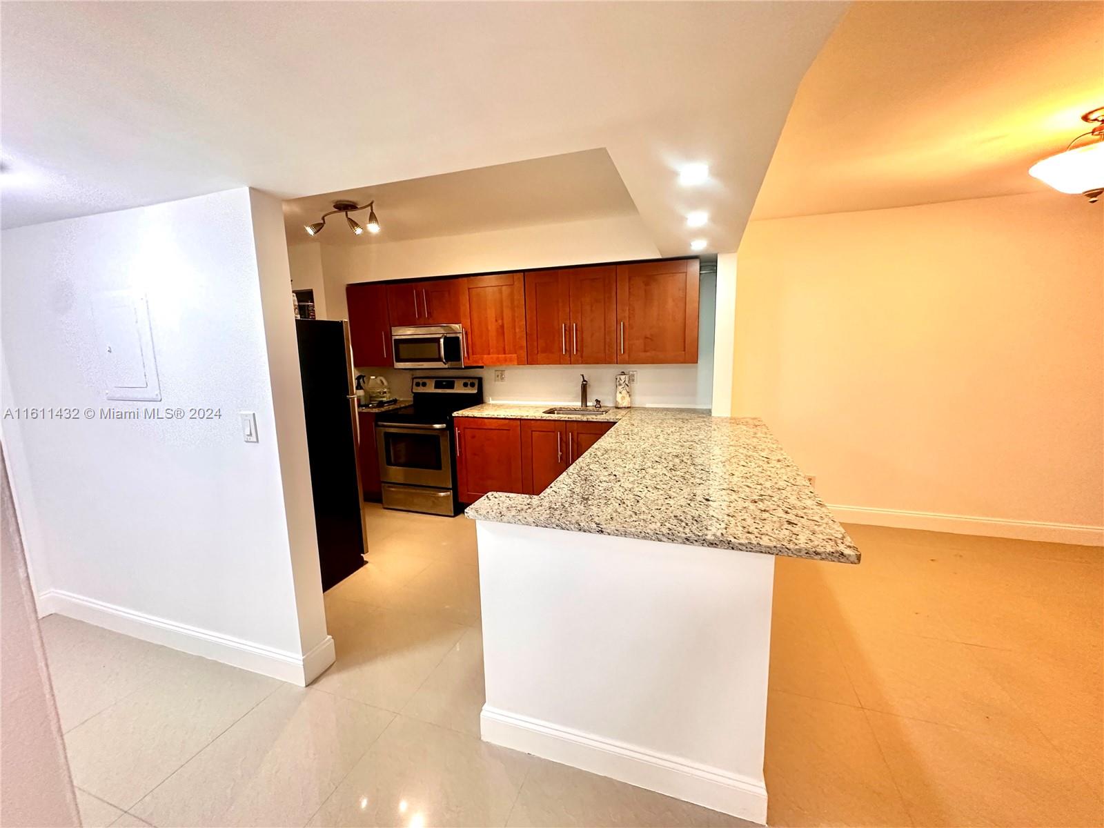 LAGO WEST CONDOMINIUM - Residential