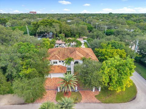 7975 SW 52nd Ct Miami FL 33143