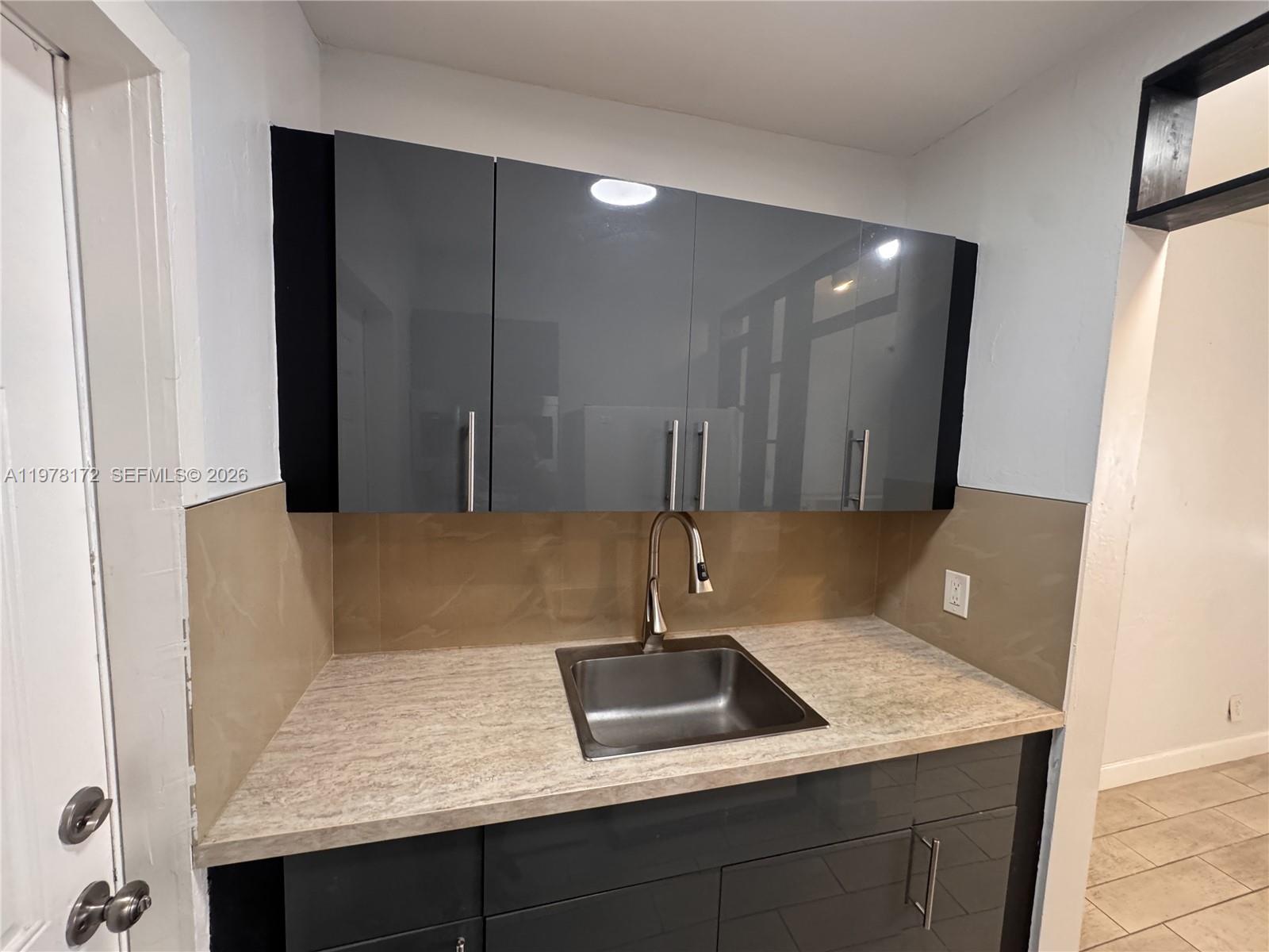 LAUDERDALE BEACH - Residential Lease