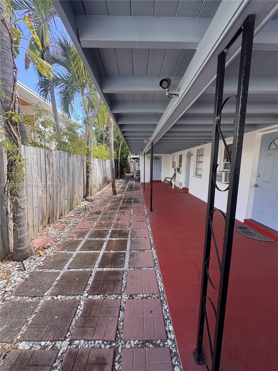 LAUDERDALE BEACH - Residential Lease