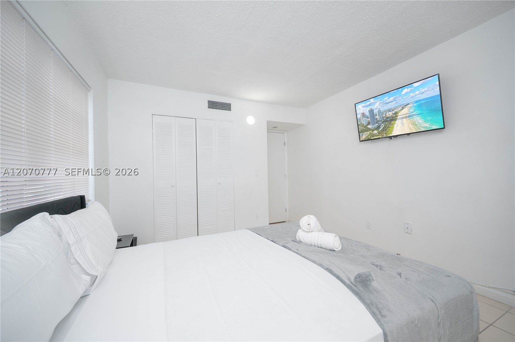 500 NE 26th St 2C