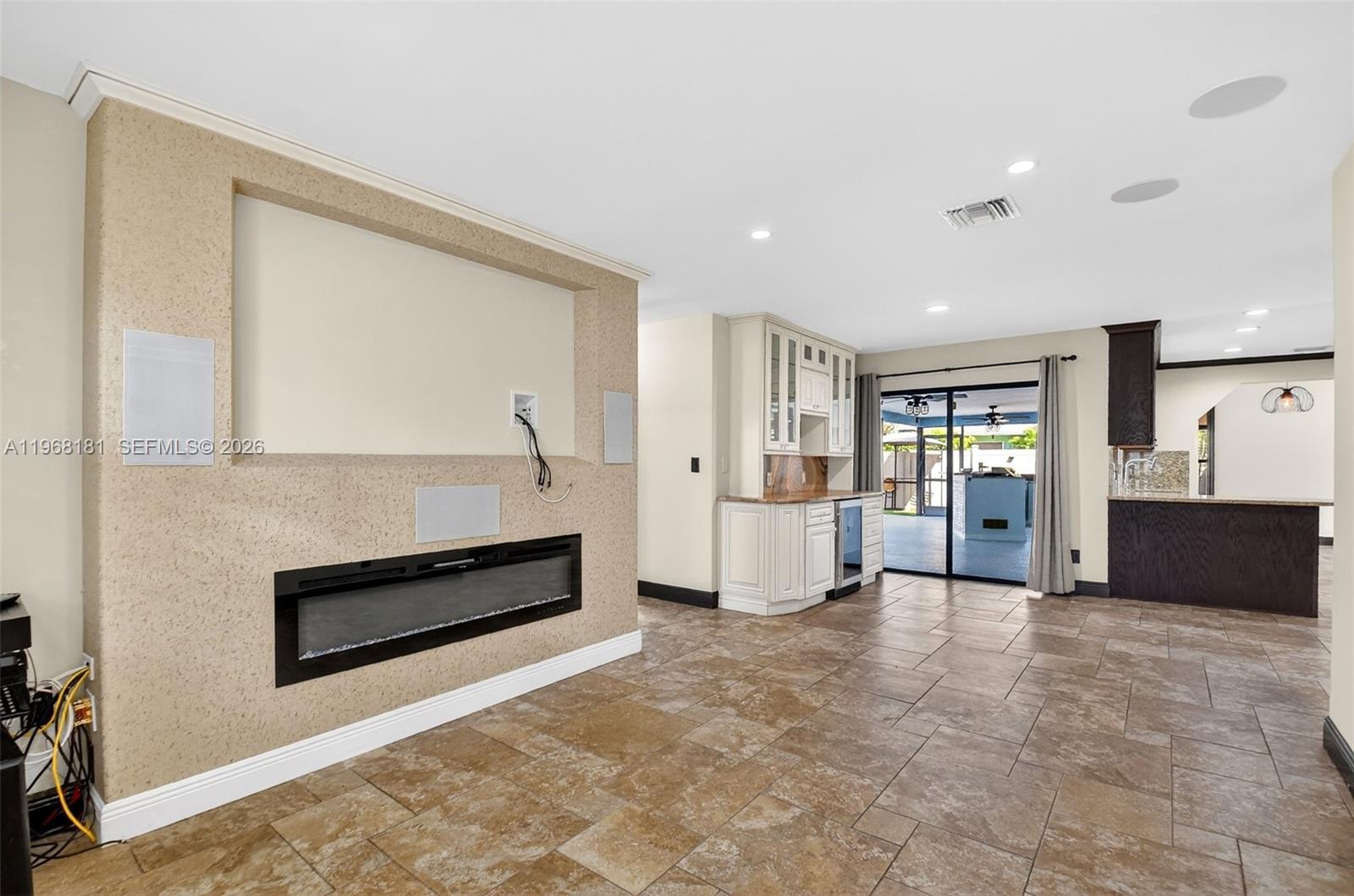 SUGAR POND MANOR OF WELLI - Residential