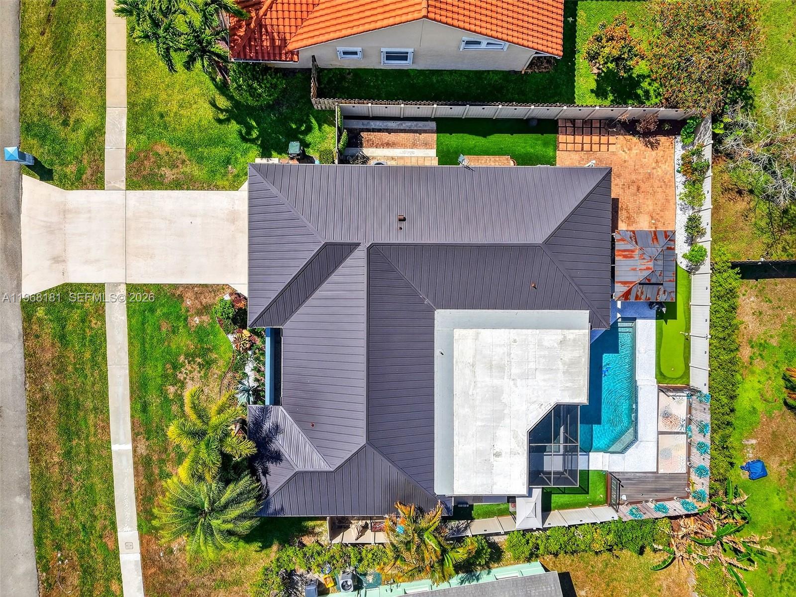 SUGAR POND MANOR OF WELLI - Residential