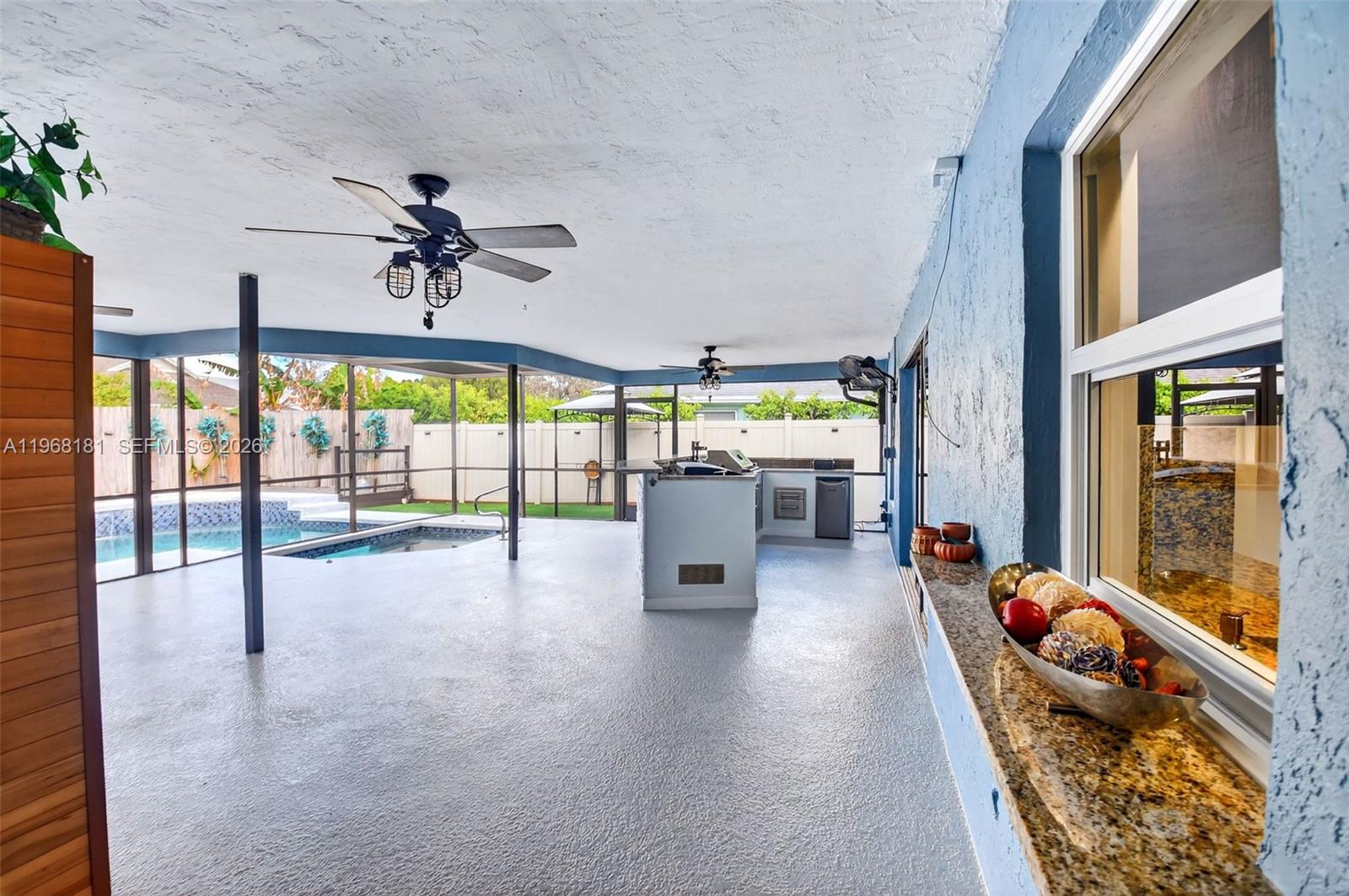 SUGAR POND MANOR OF WELLI - Residential