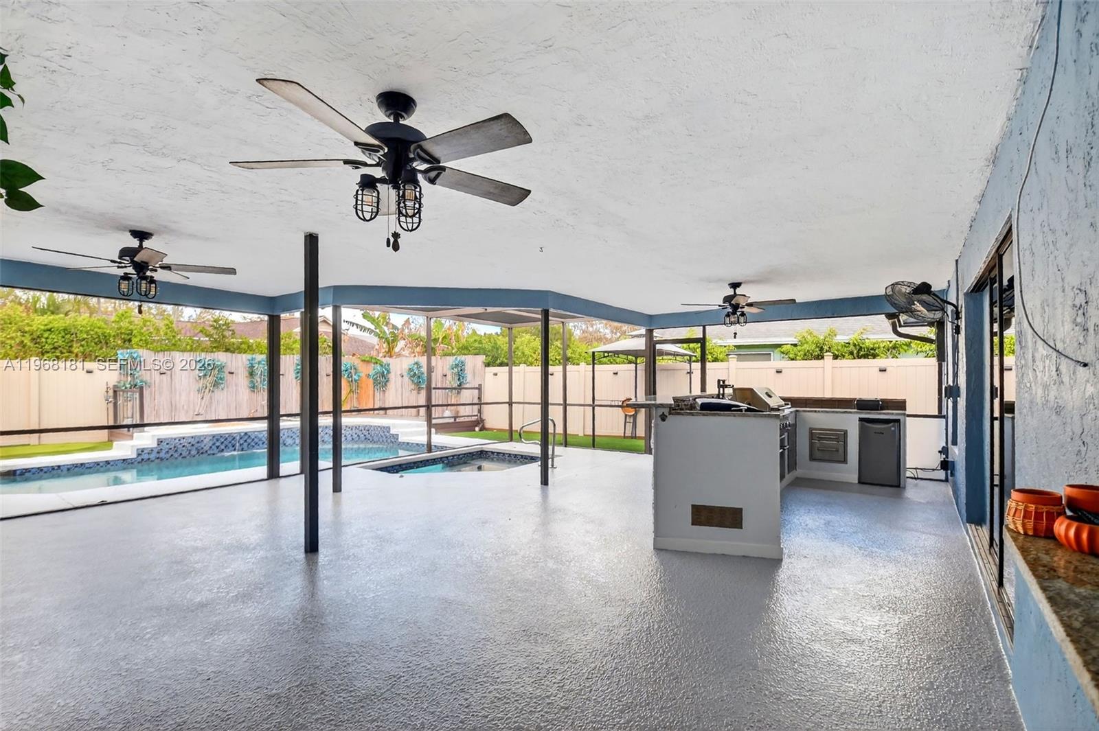 SUGAR POND MANOR OF WELLI - Residential