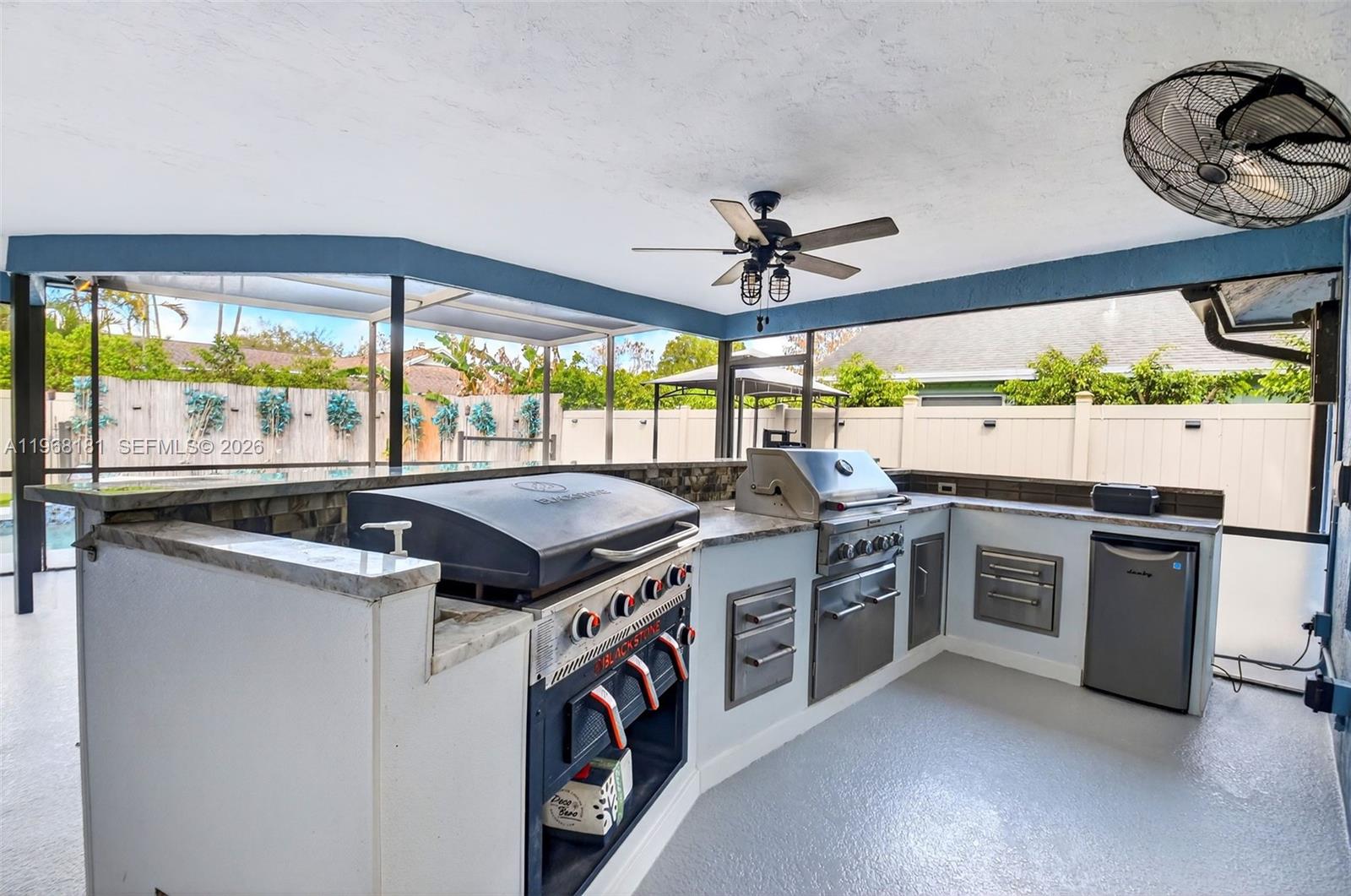 SUGAR POND MANOR OF WELLI - Residential