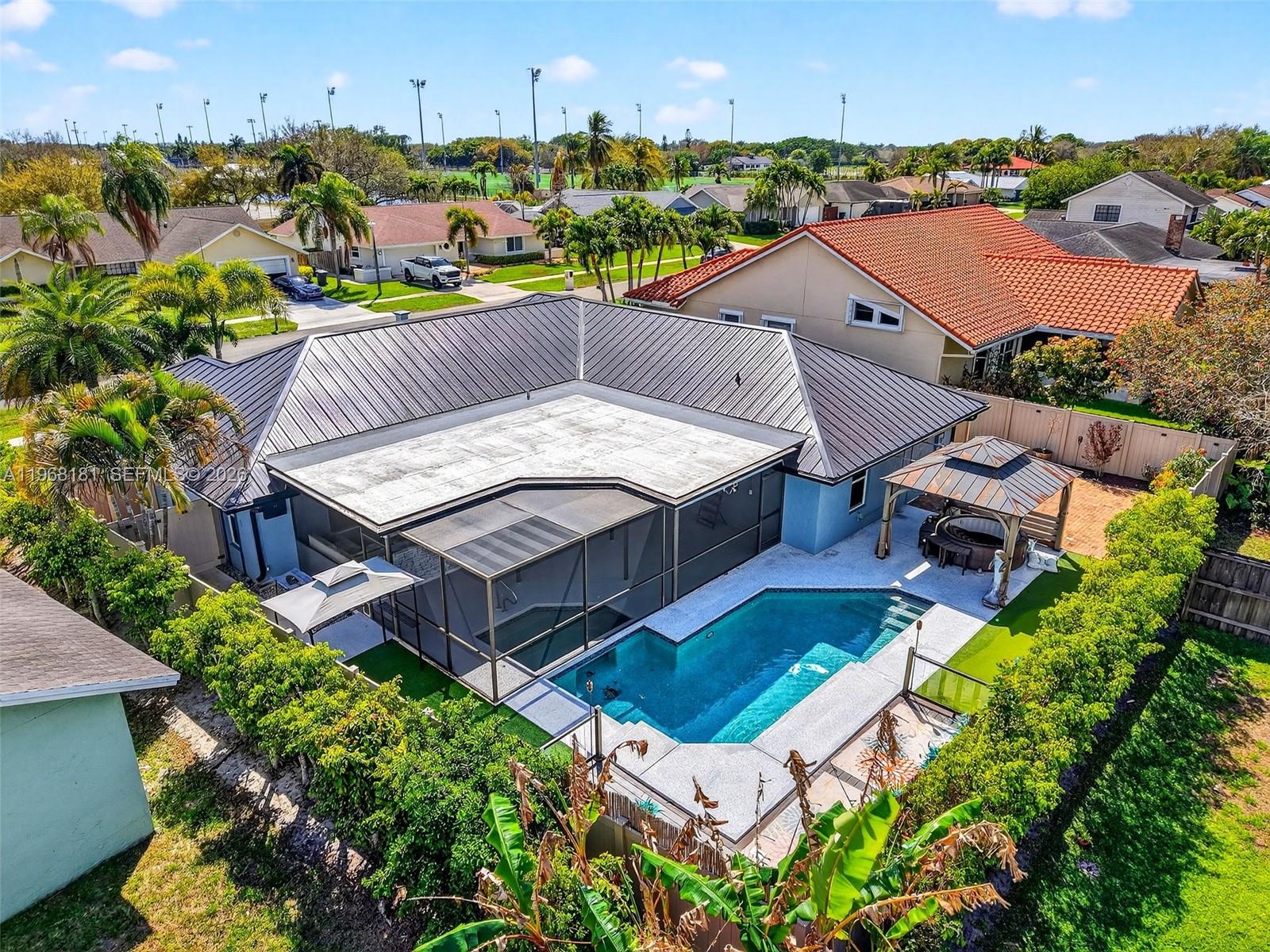 SUGAR POND MANOR OF WELLI - Residential