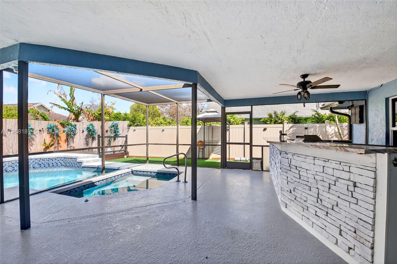 SUGAR POND MANOR OF WELLI - Residential