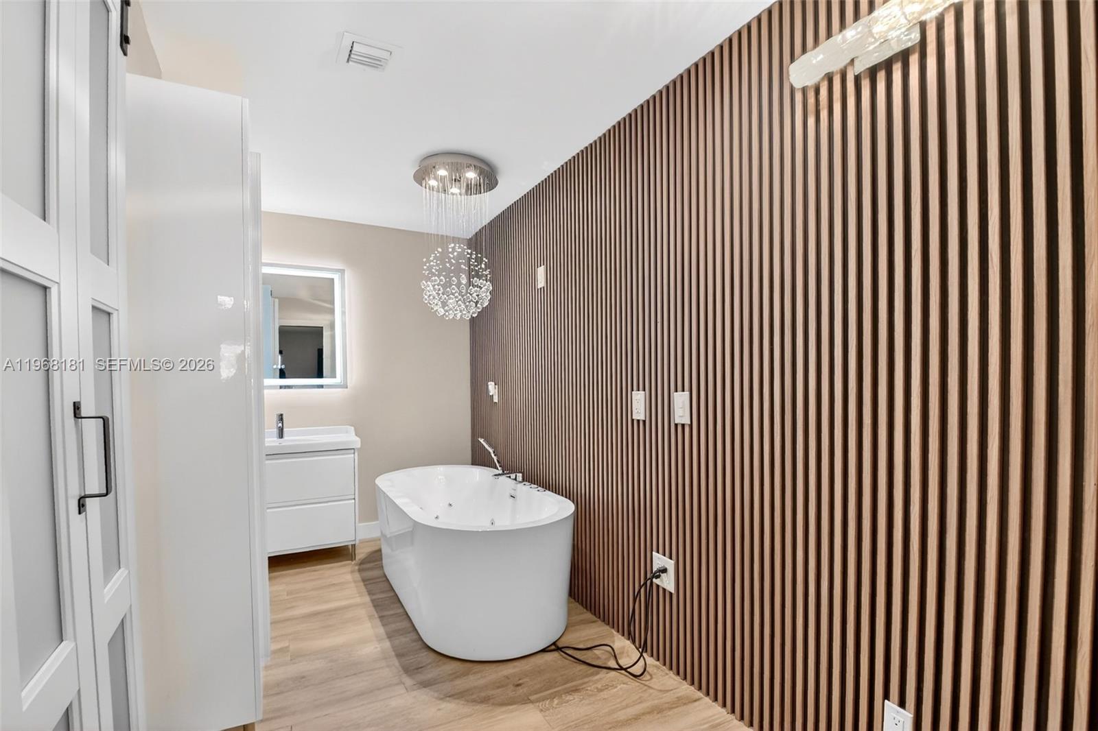 SUGAR POND MANOR OF WELLI - Residential