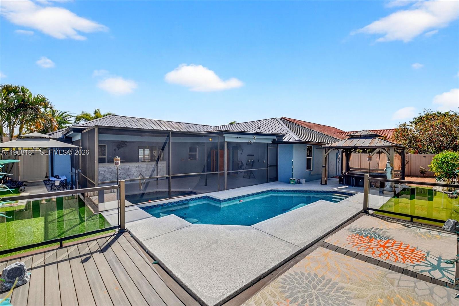 SUGAR POND MANOR OF WELLI - Residential