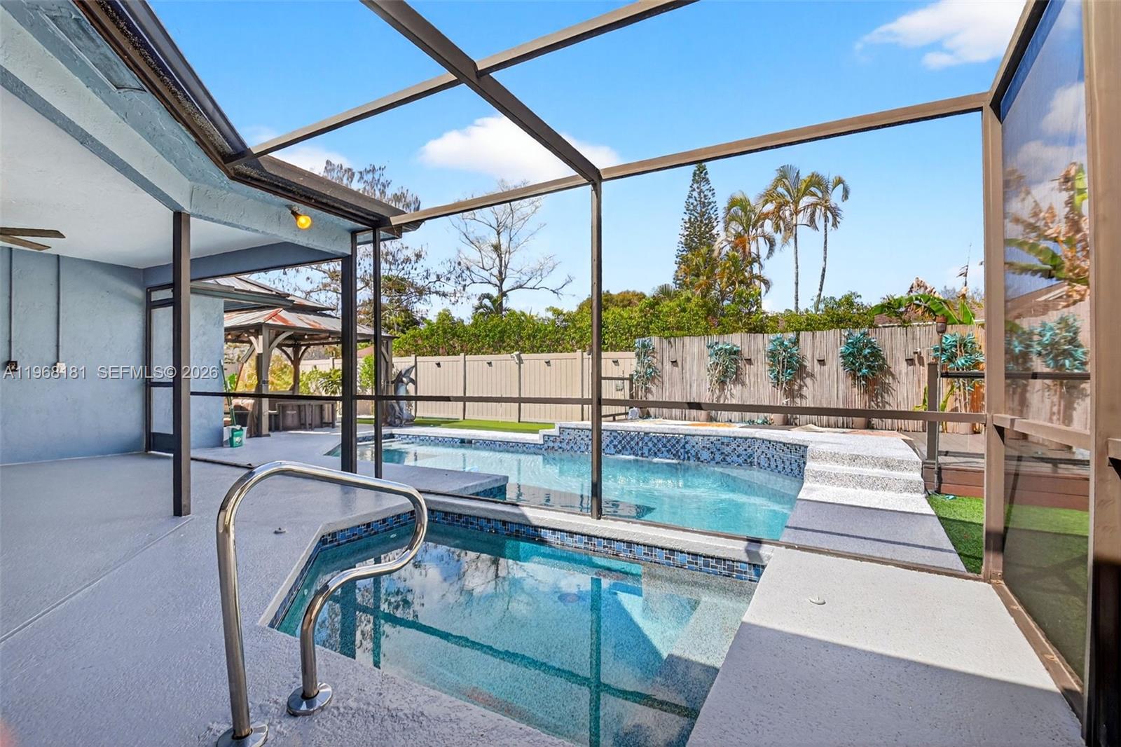 SUGAR POND MANOR OF WELLI - Residential