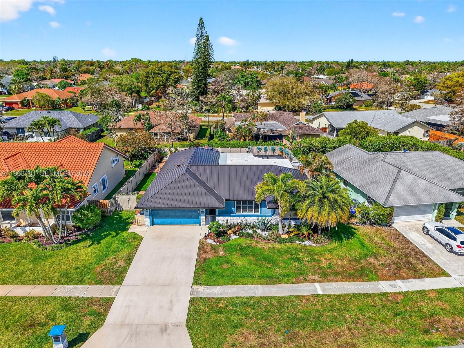 SUGAR POND MANOR OF WELLI - Residential