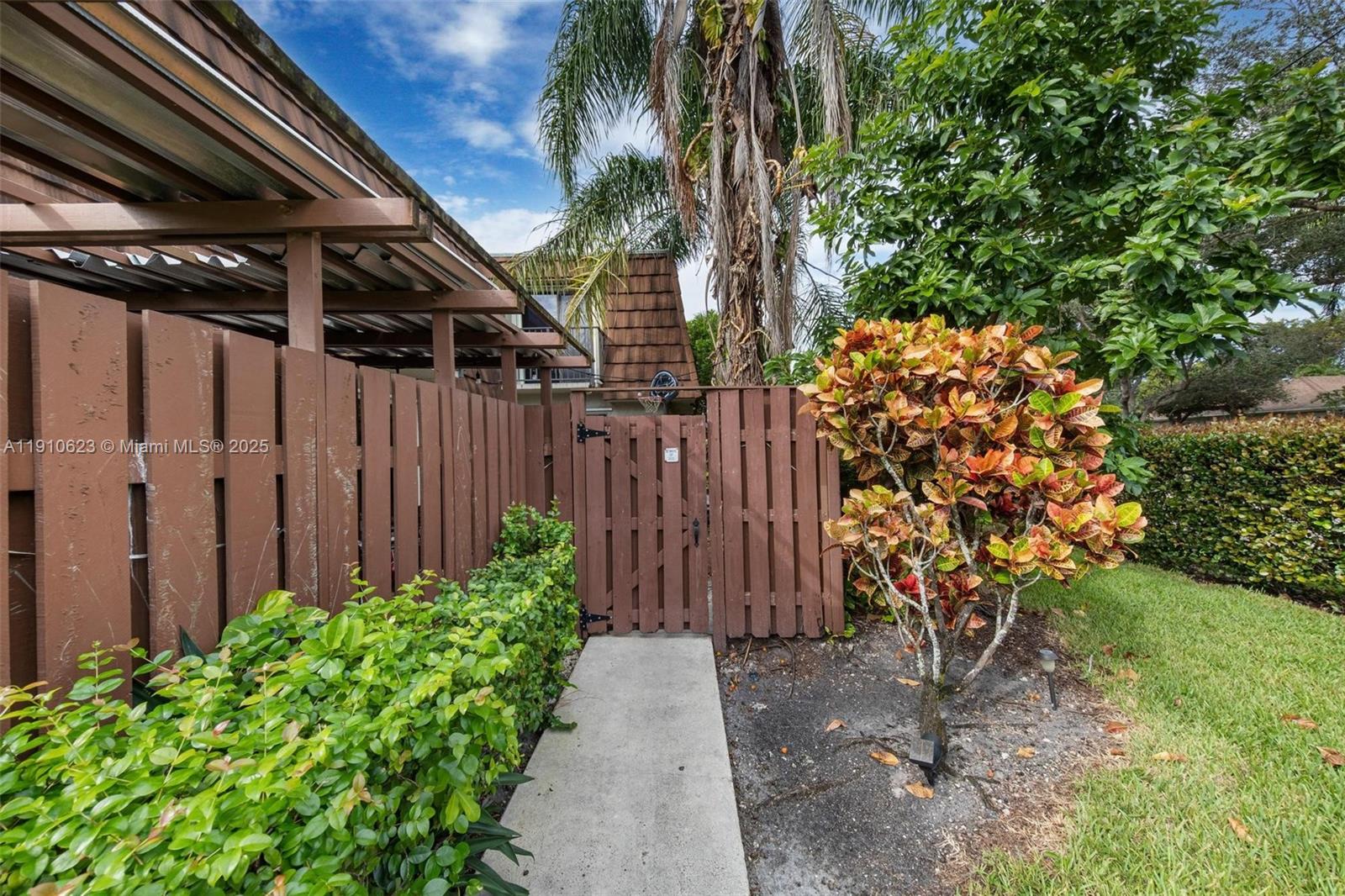 C H E ACRES - Residential Lease